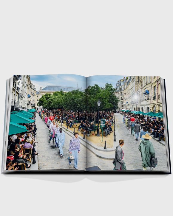 "Louis Vuitton: Virgil Abloh (Balloon Cover)" by Anders C. Madsen