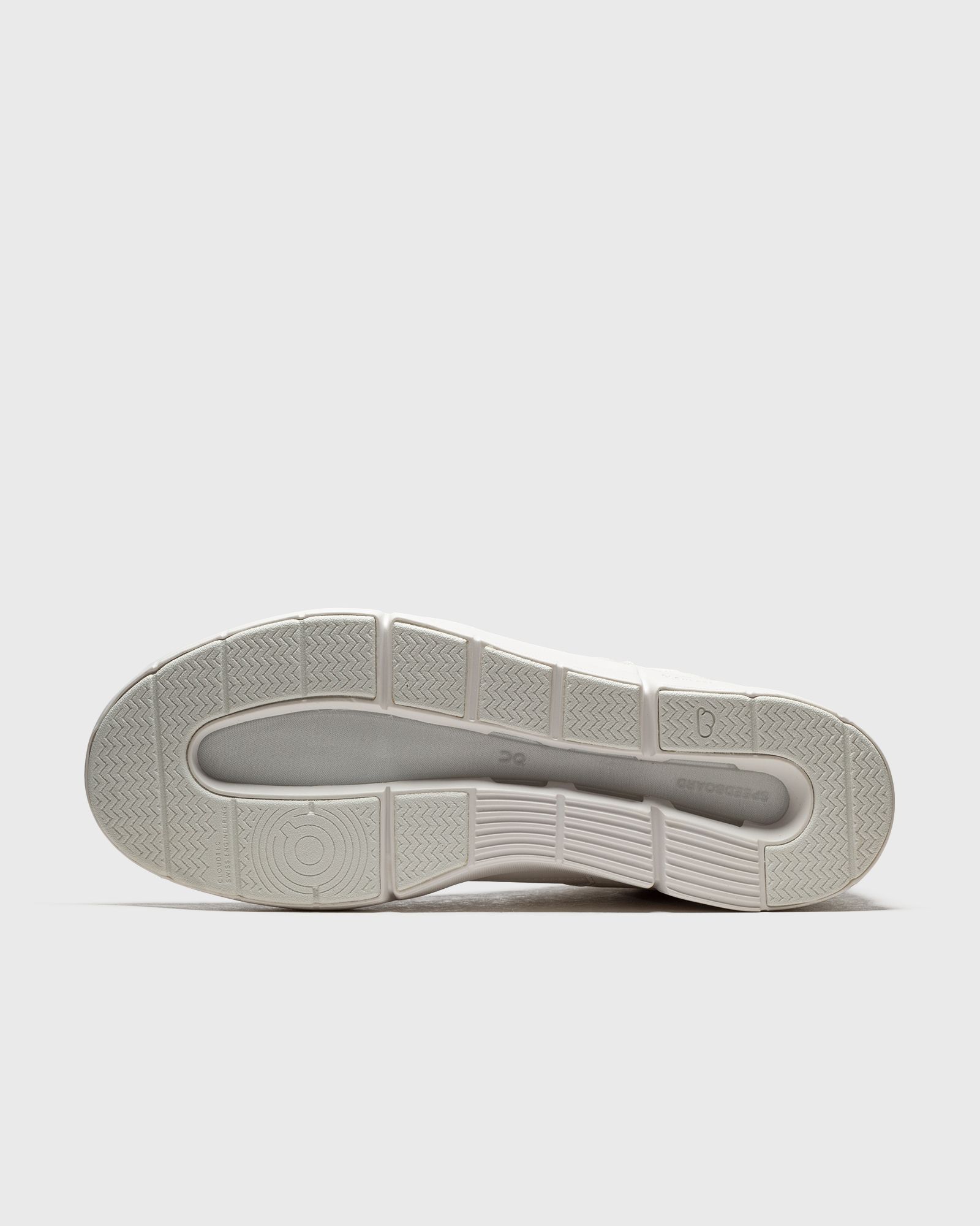 THE ROGER Clubhouse Mid 1 M