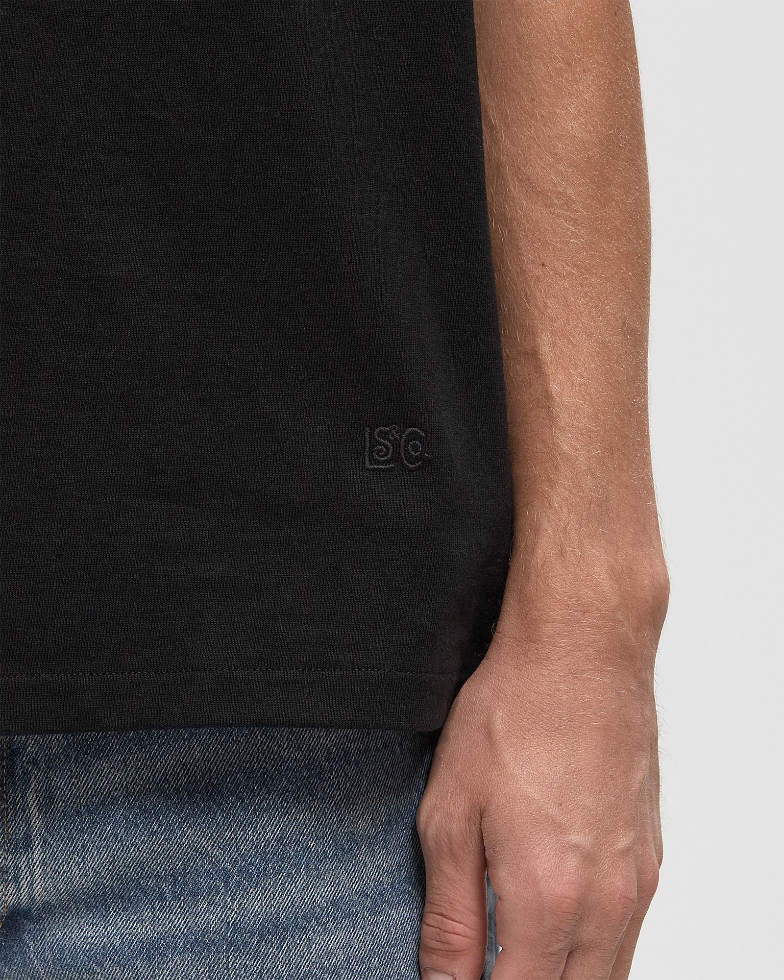 BLUE TAB RELAXED TEE