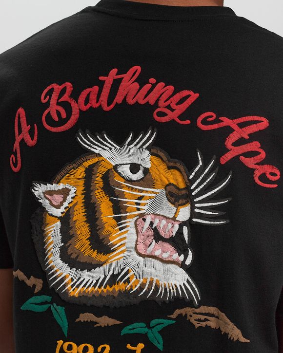 EMBROIDERY STYLE SOUVENIR LOGO TEE