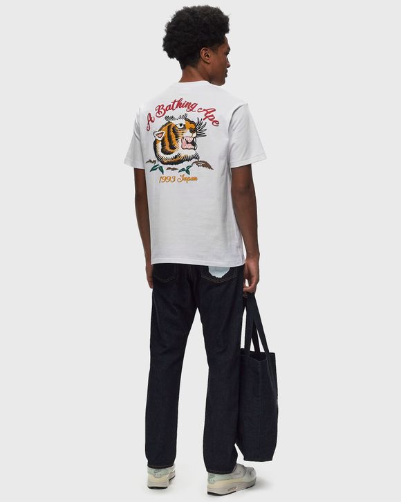EMBROIDERY STYLE SOUVENIR LOGO TEE