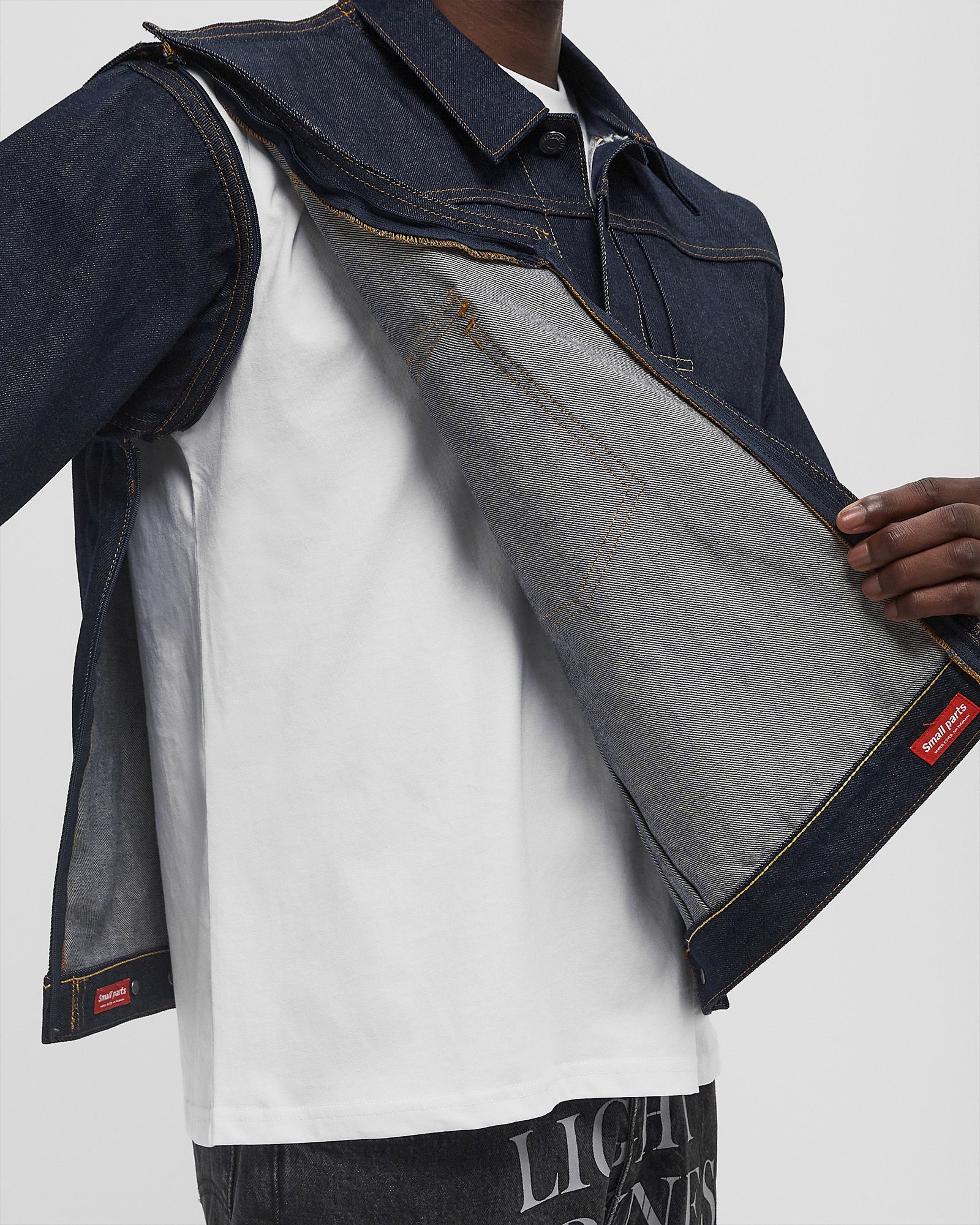 X UNDERCOVER PINNACLE TRUCKER