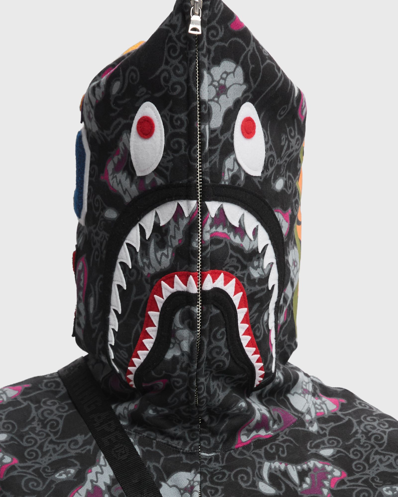 JAPANESE TATTOO CAMO SHARK FZ HOODIE