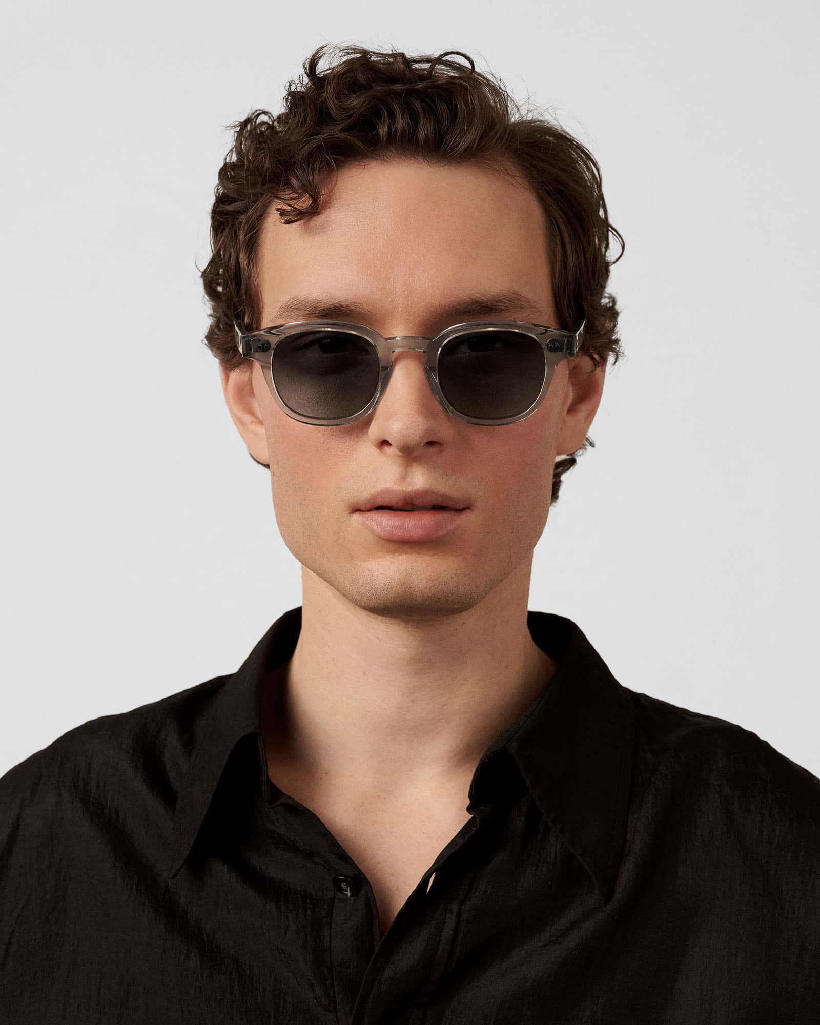 01 GREY SUNGLASSES
