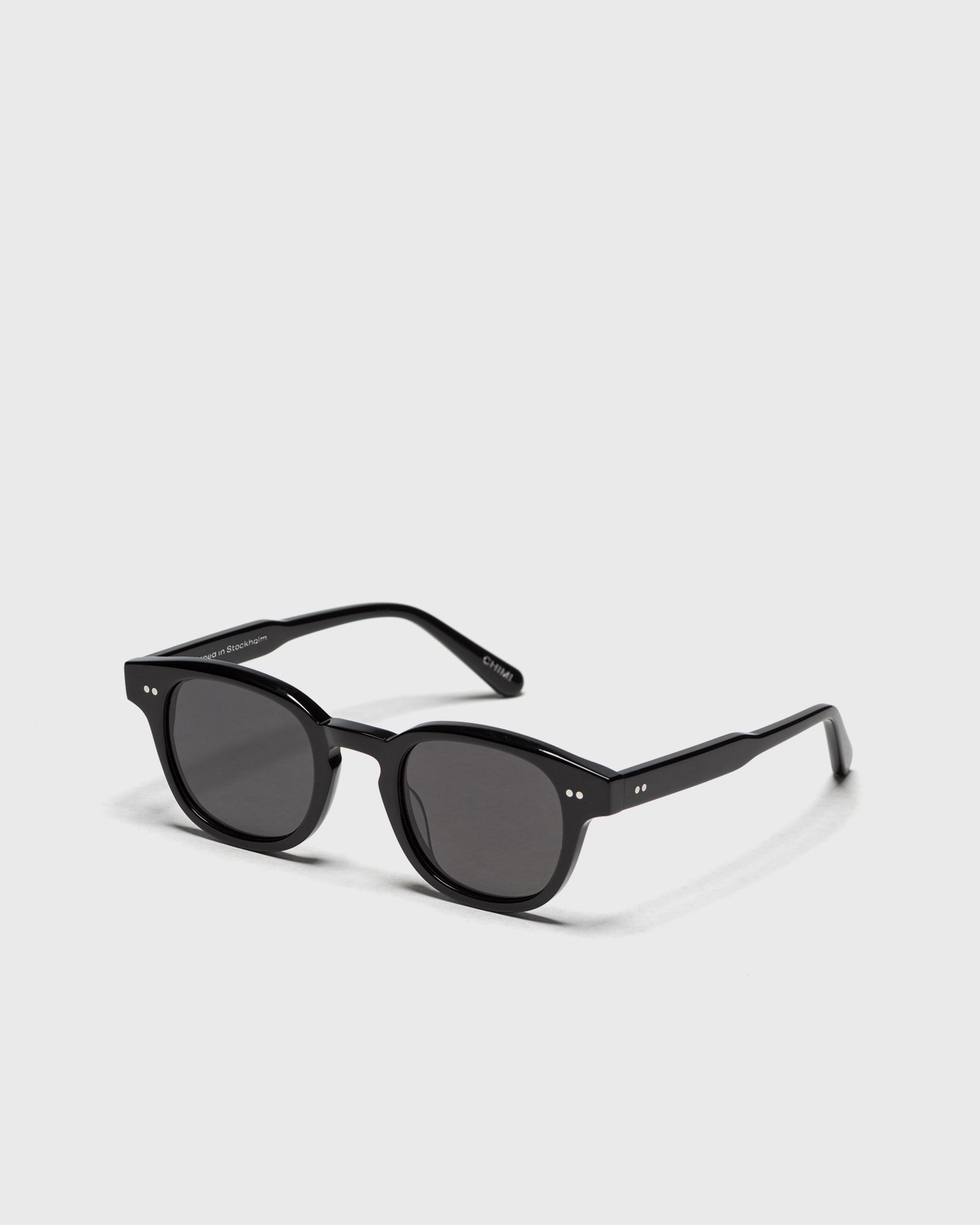 01 BLACK SUNGLASSES