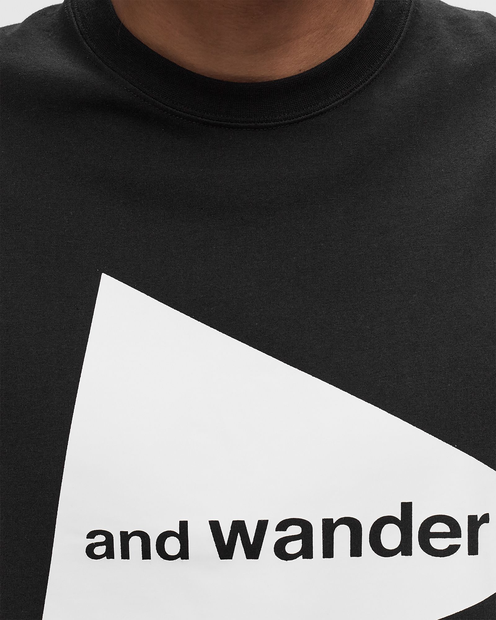 AND WANDER BIG LOGO TEE