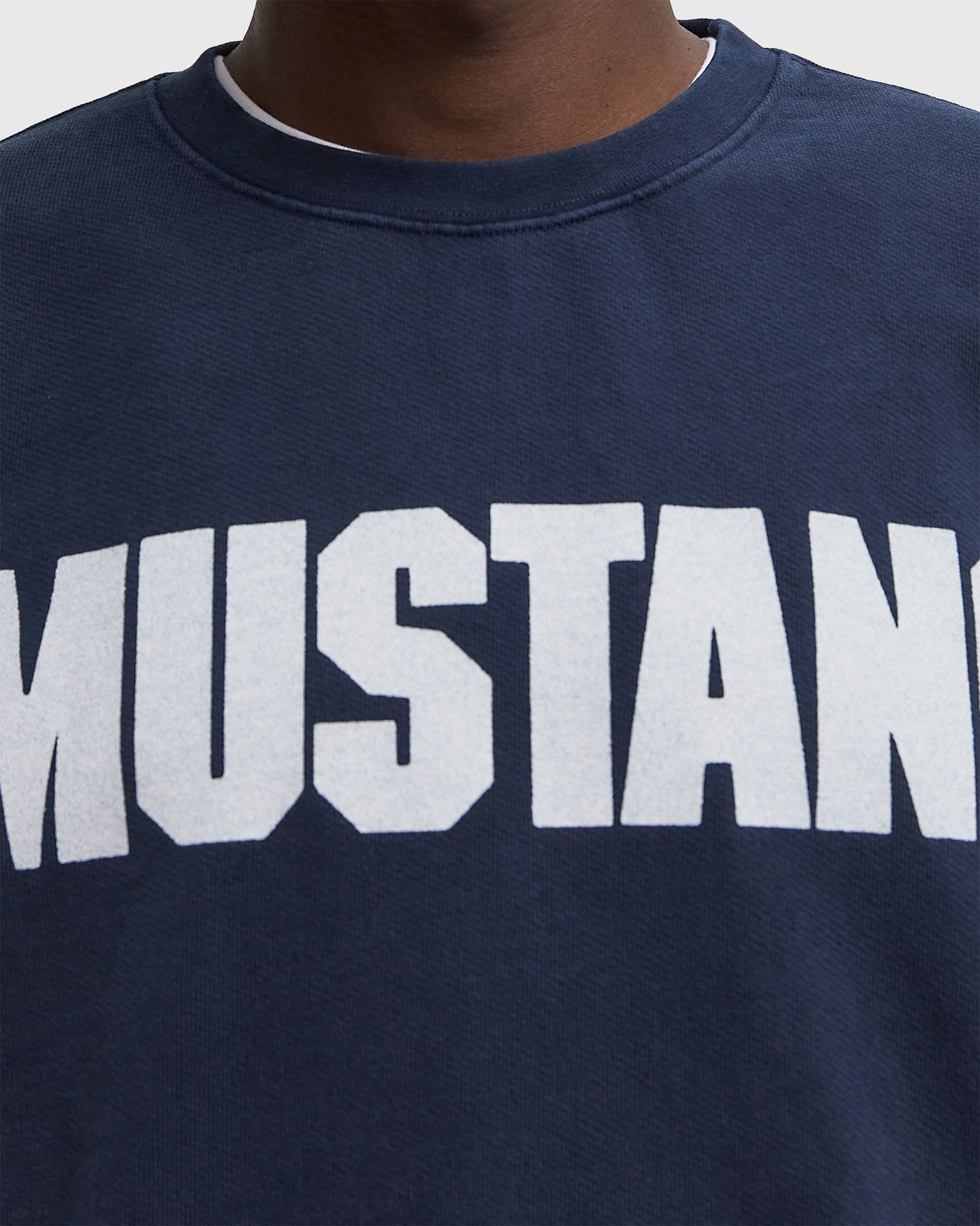 MUSTANG CREWNECK