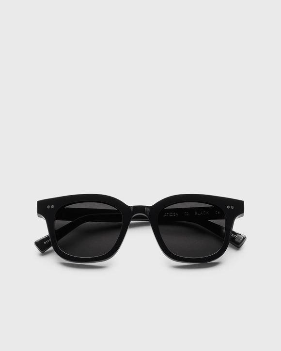 Sunglasses with three store dots on side