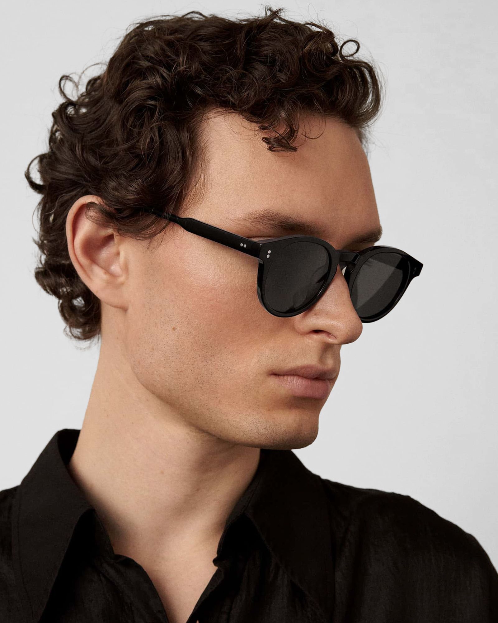03 BLACK SUNGLASSES