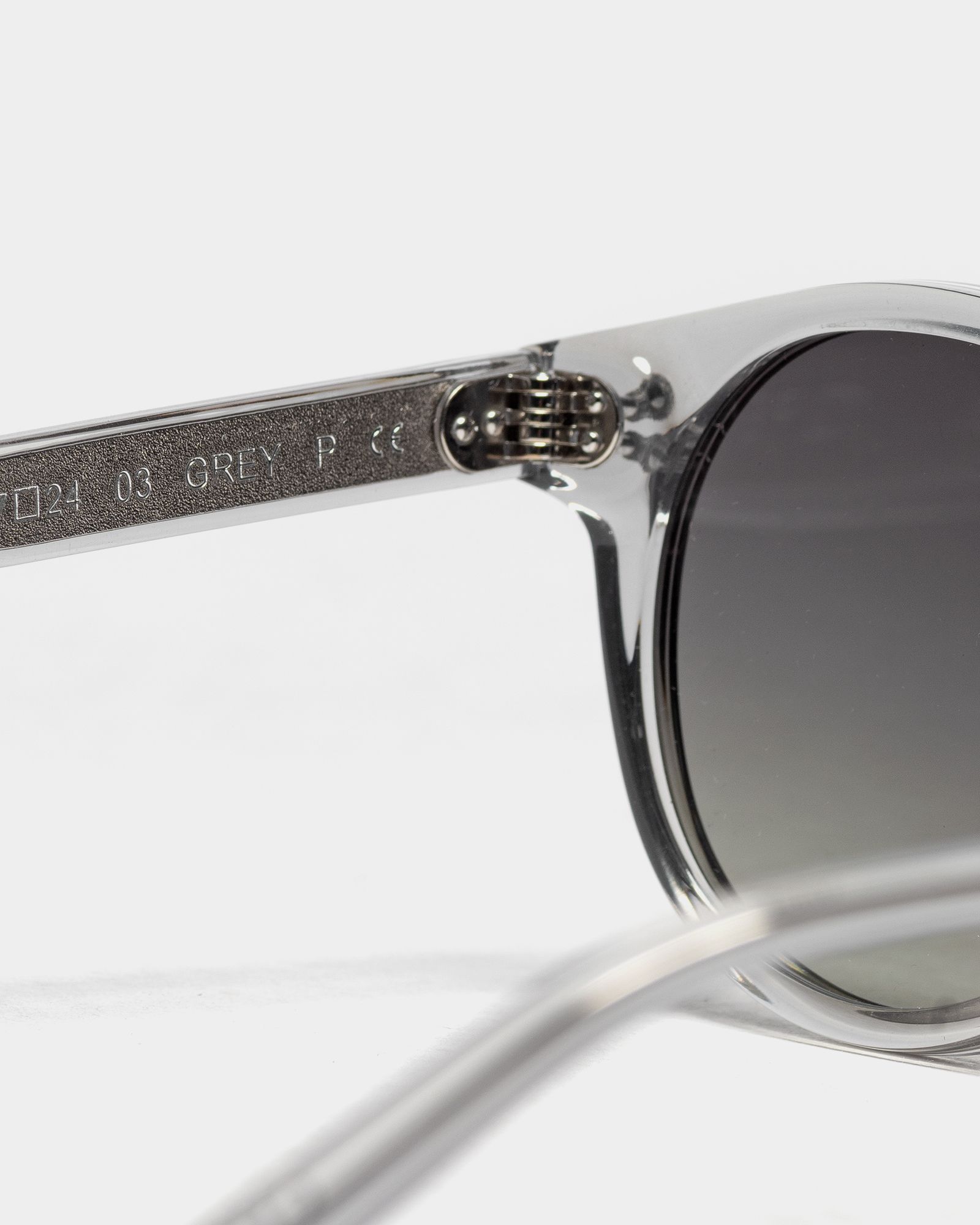 03 GREY SUNGLASSES
