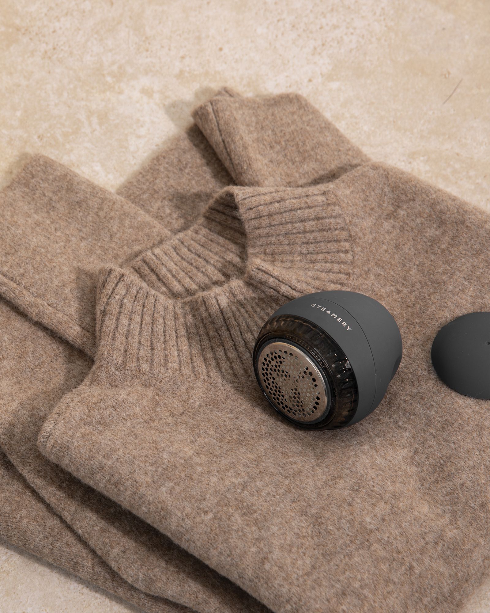 Pilo 1 Fabric Shaver Black