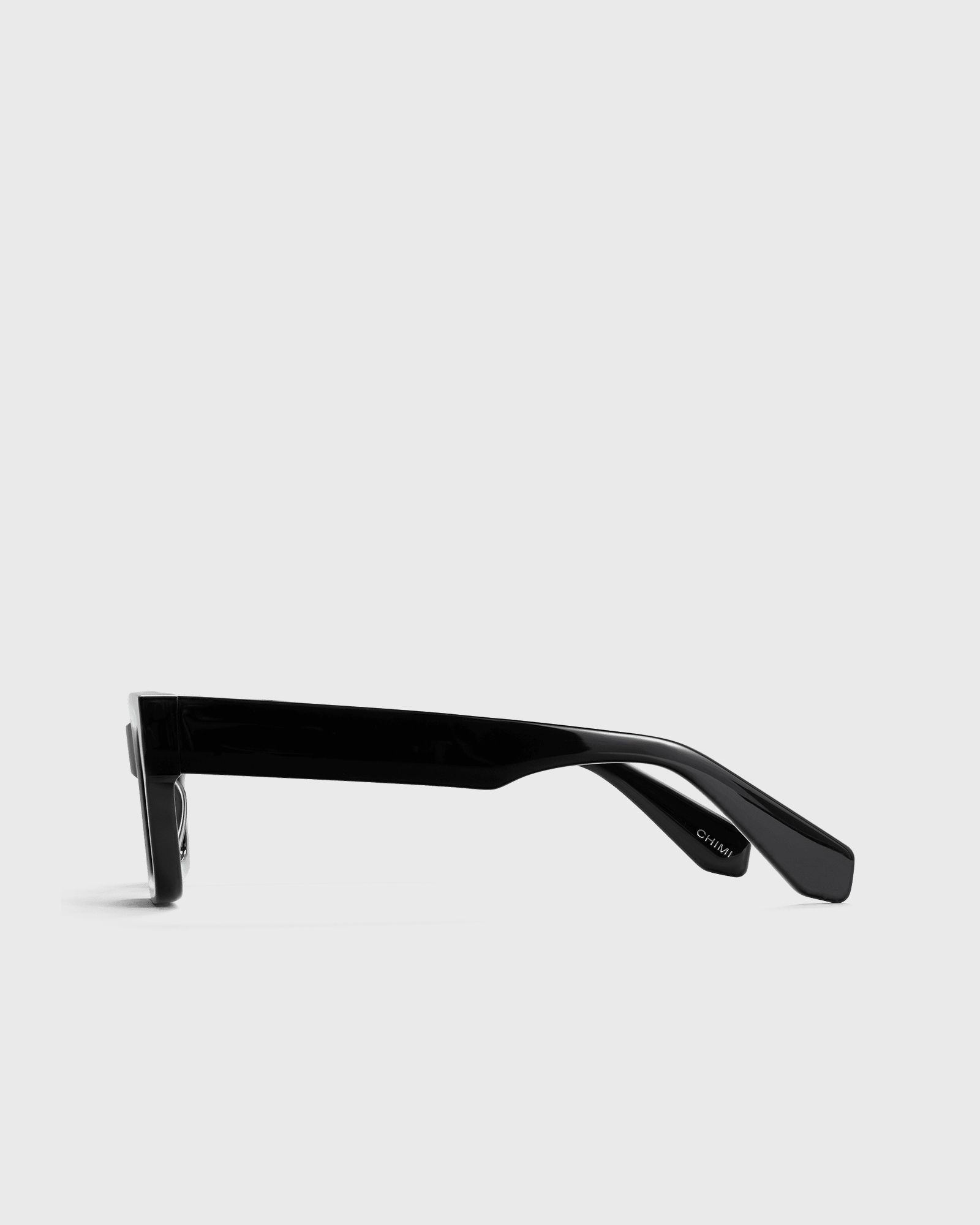 05 BLACK SUNGLASSES