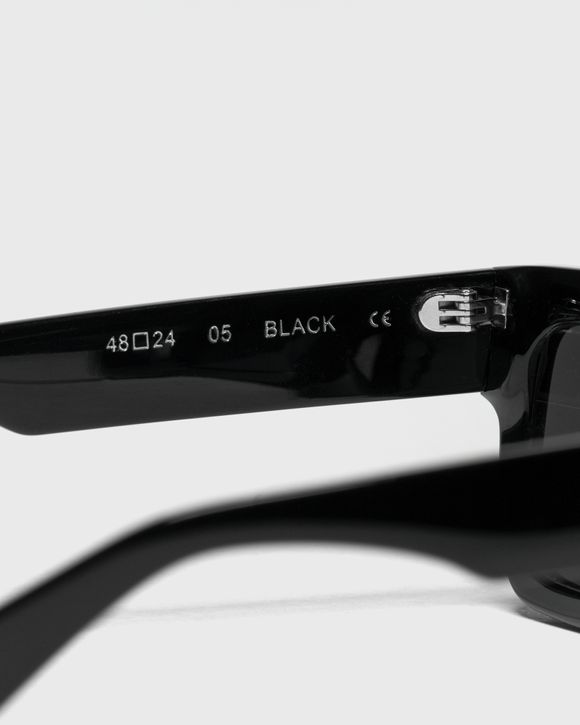 05 BLACK SUNGLASSES