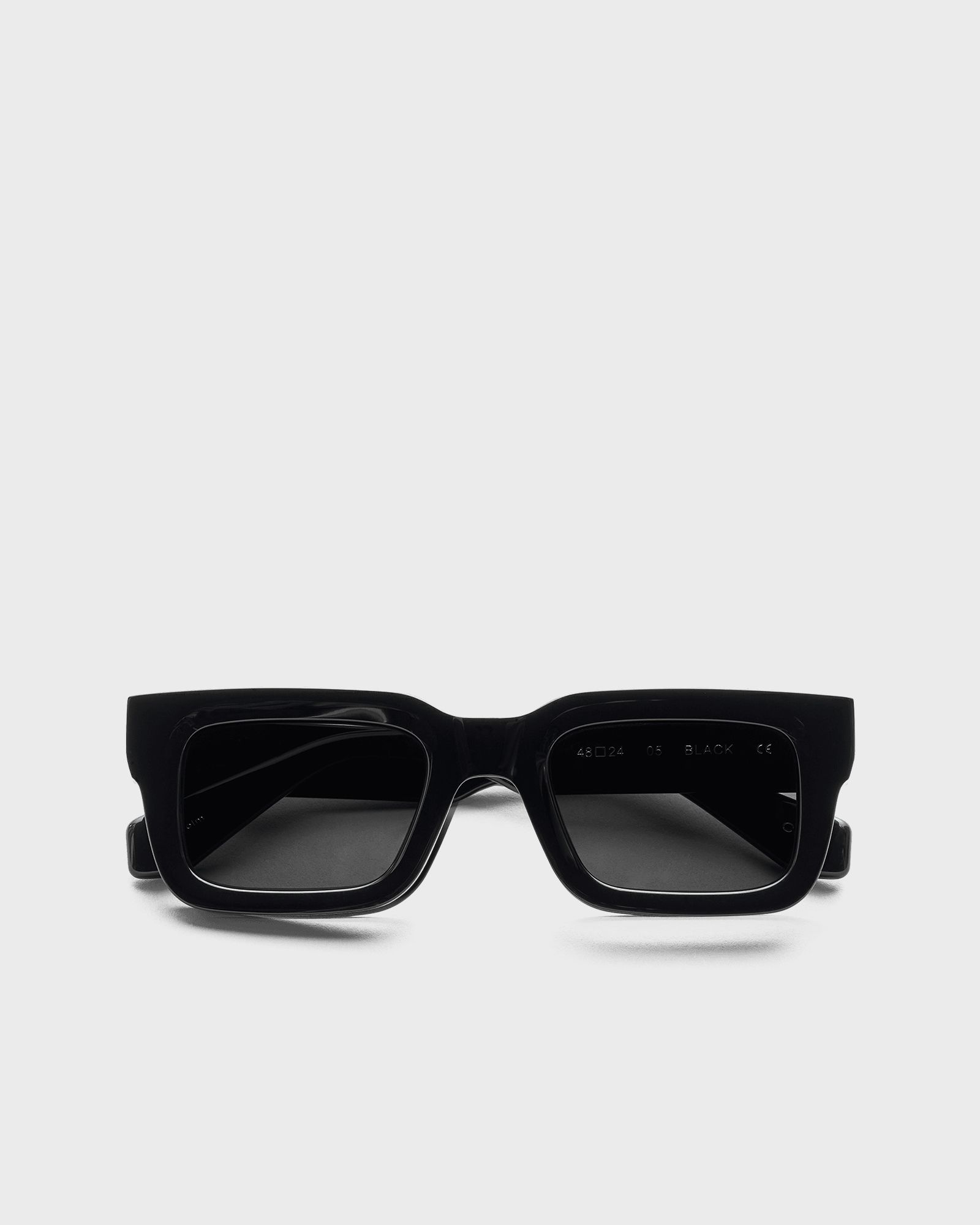 05 BLACK SUNGLASSES