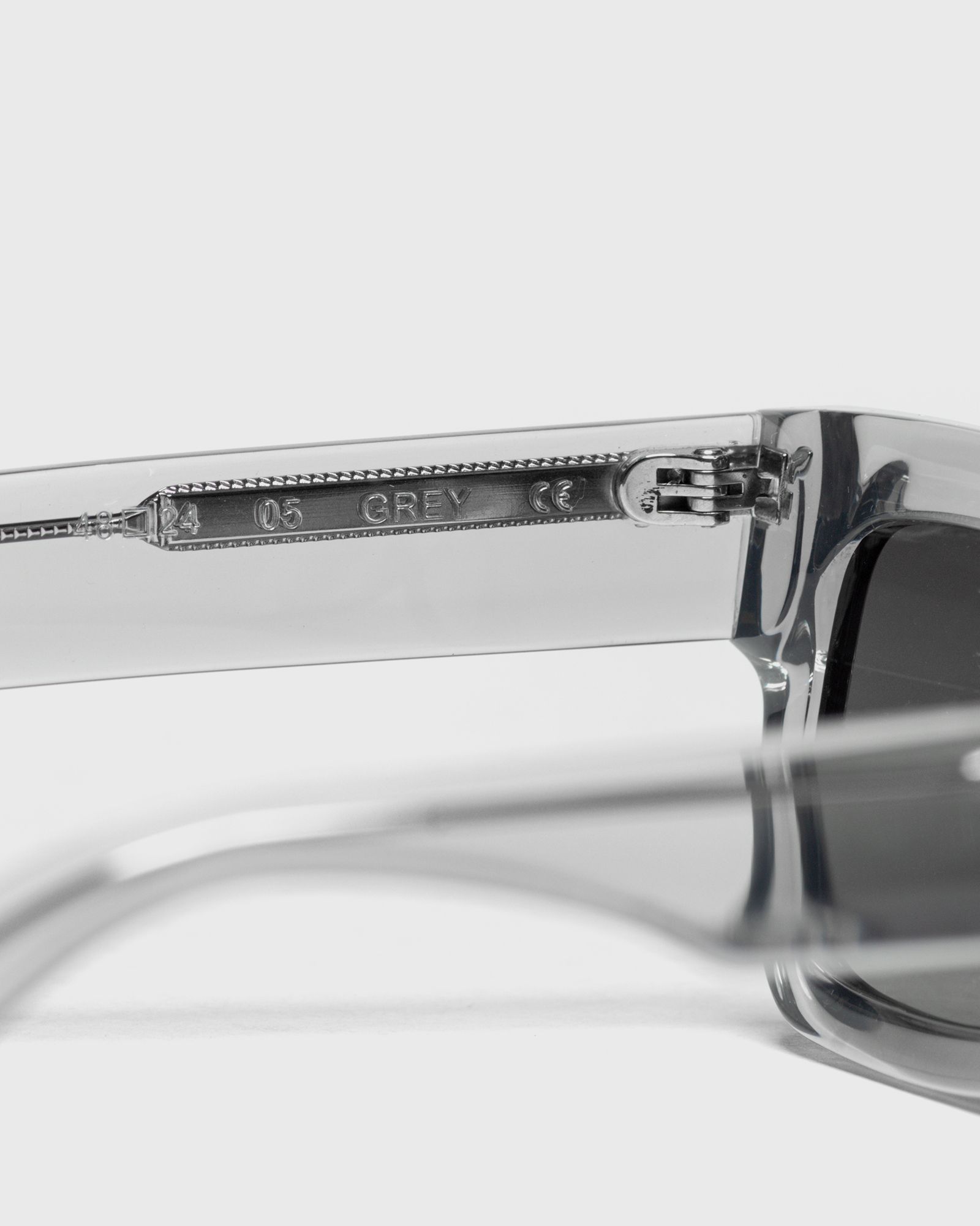 05 GREY SUNGLASSES