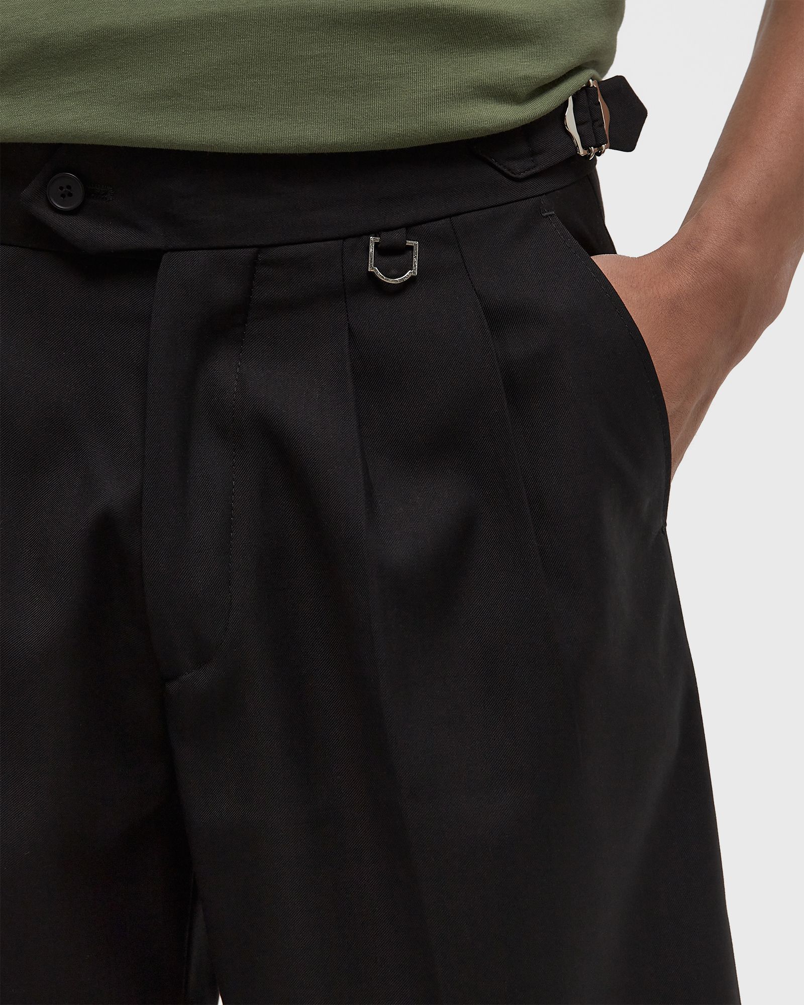 TAILORED BAGGY SHORTS