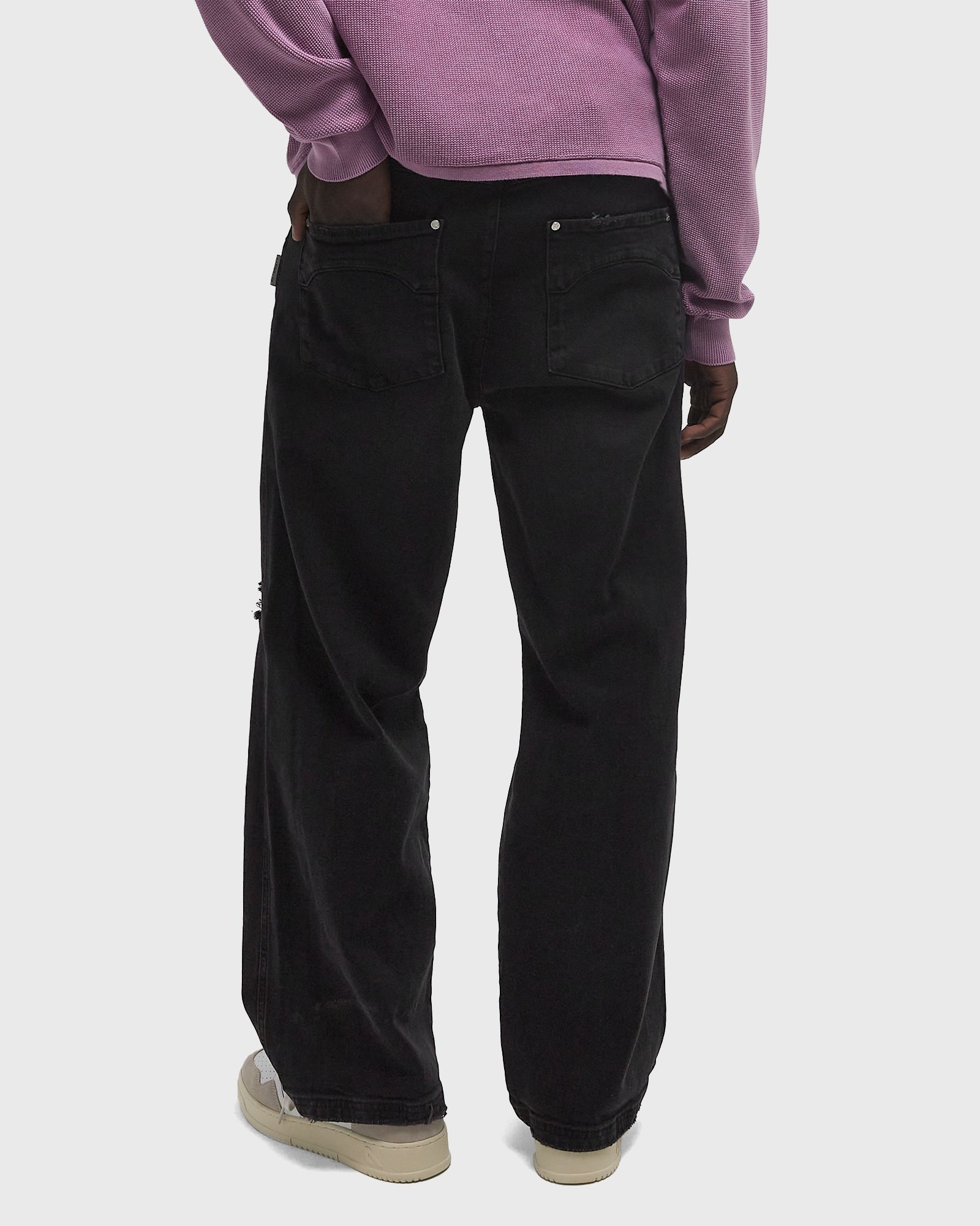 DESTROYED TROU DENIM