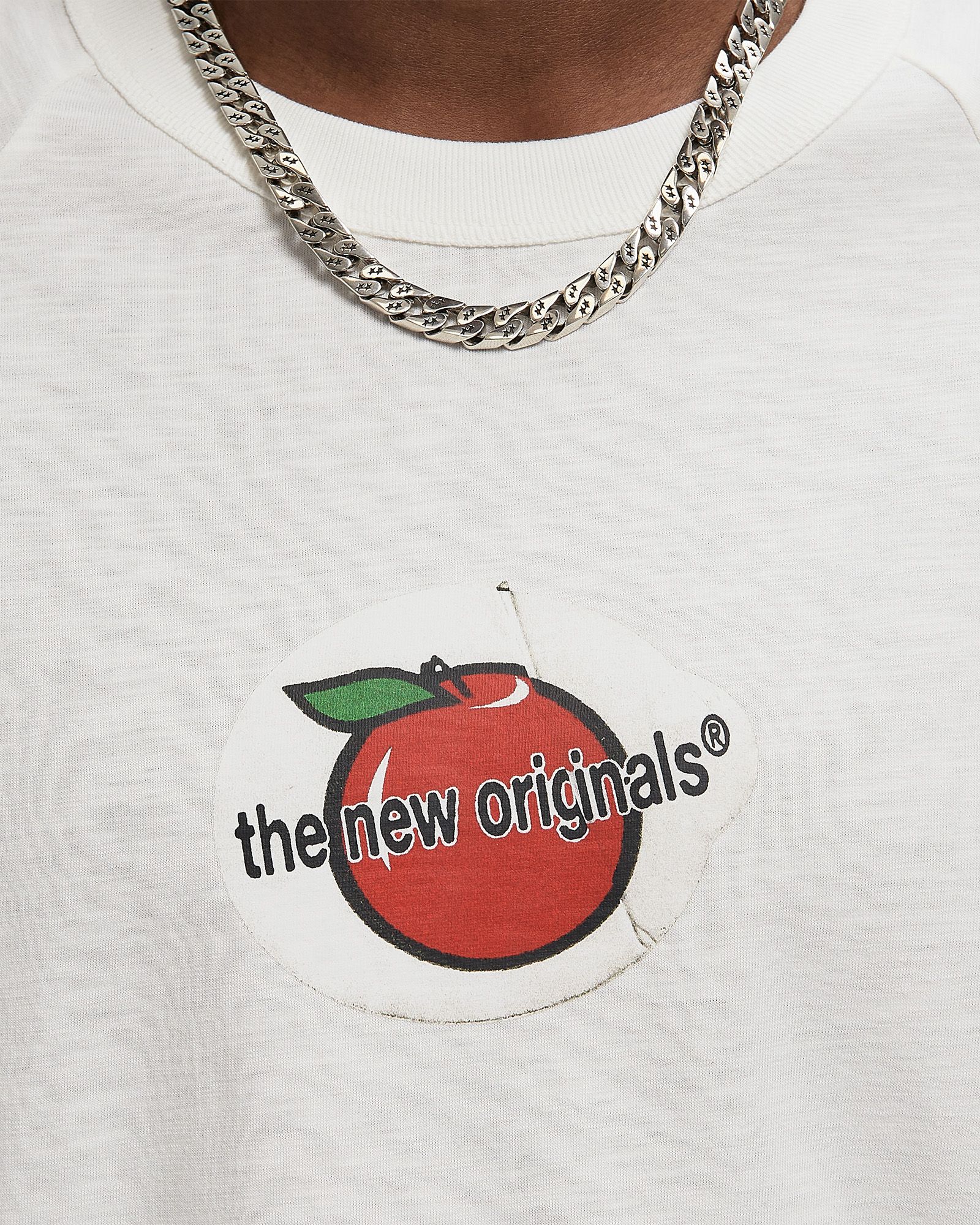 APPLE STICKER RAGLAN TEE