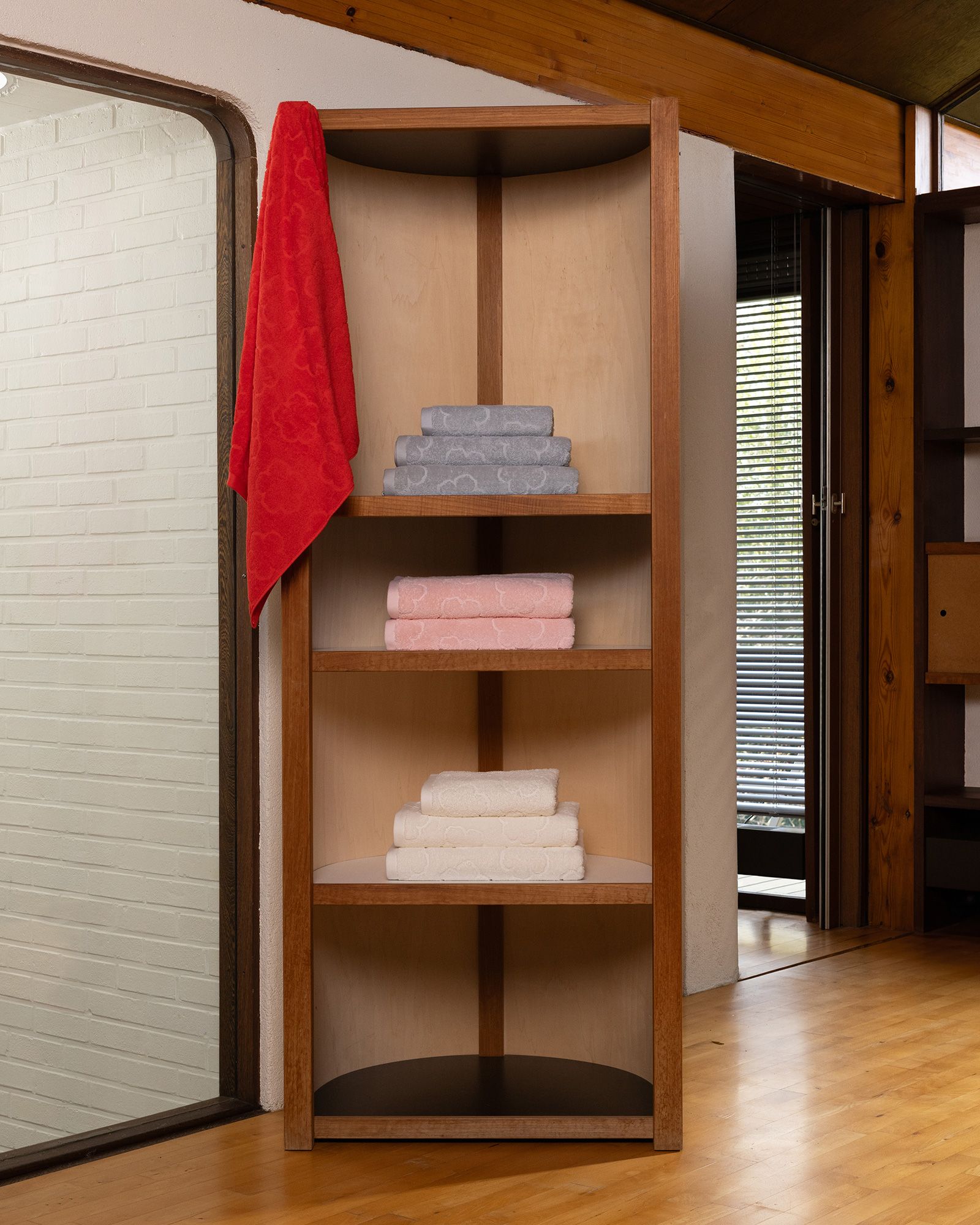 HANADOT HAND TOWEL 55CM X 100CM