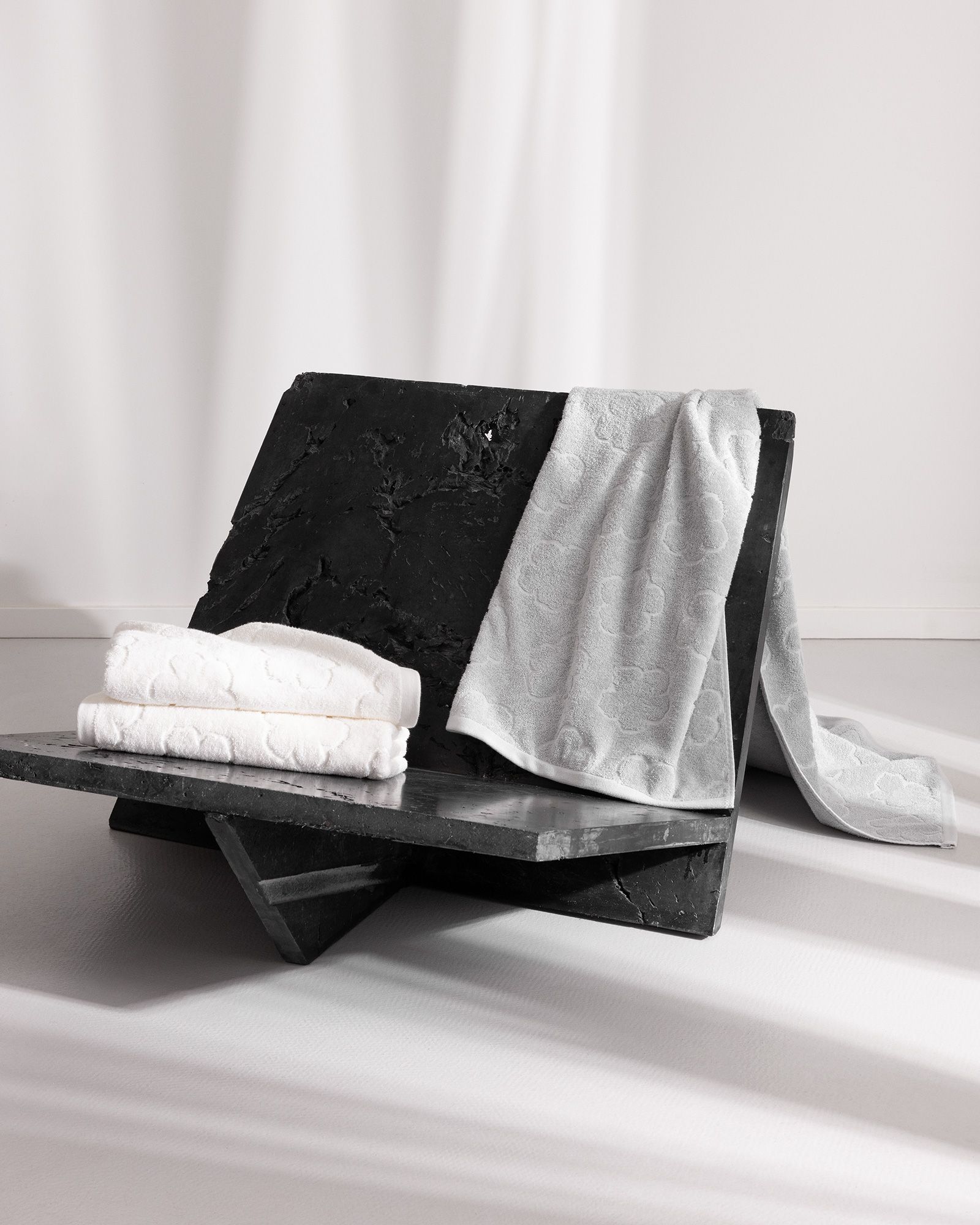 HANADOT HAND TOWEL 55CM X 100CM