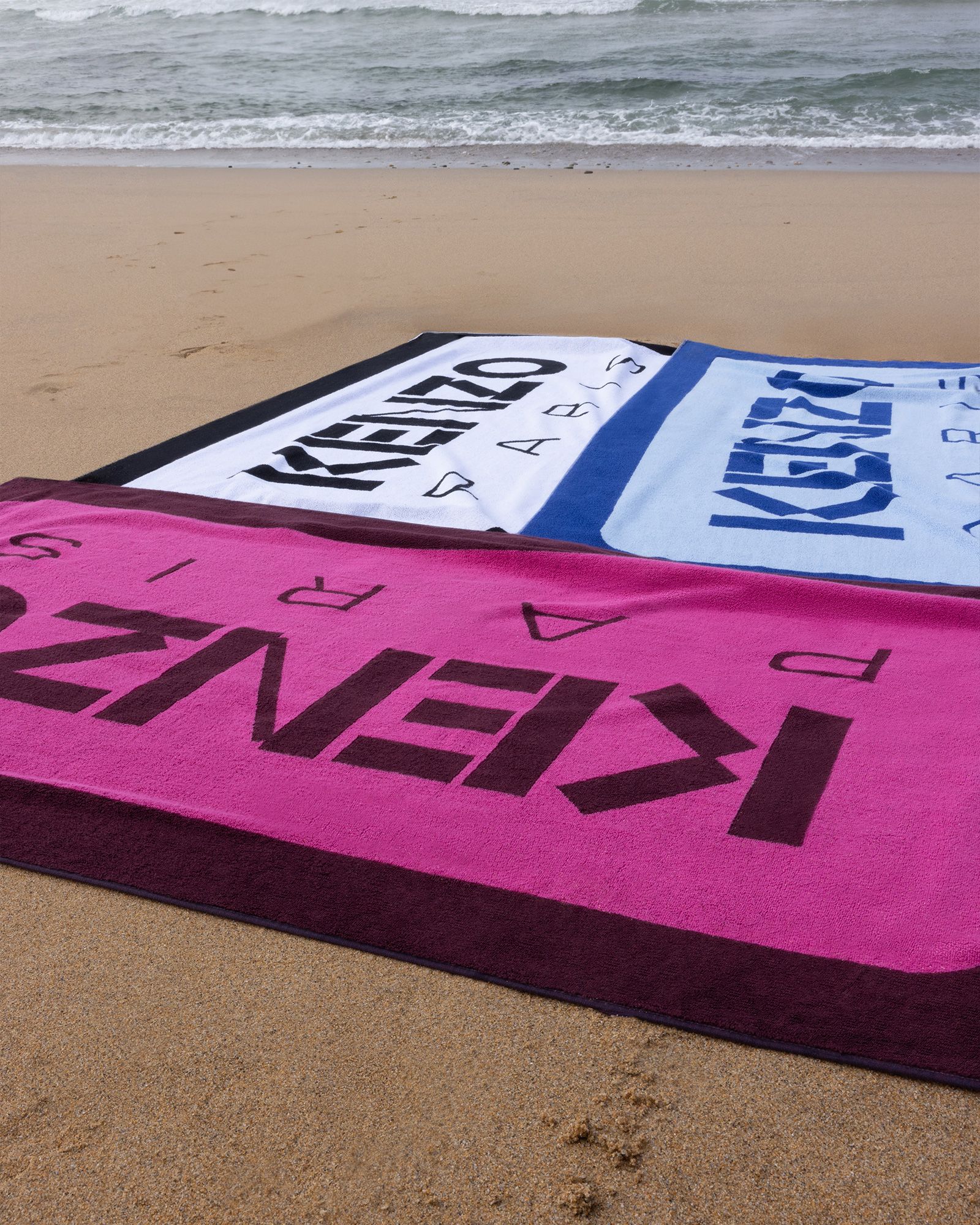 LABEL BEACH TOWEL 90CM X 160CM