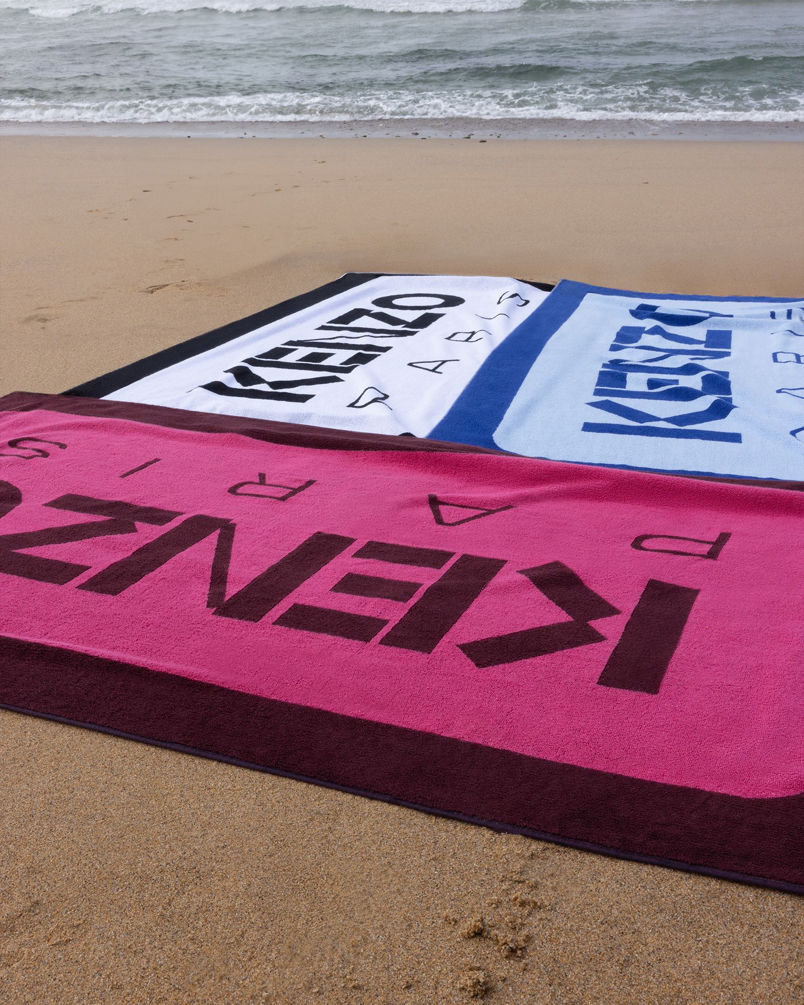 LABEL BEACH TOWEL 90CM X 160CM