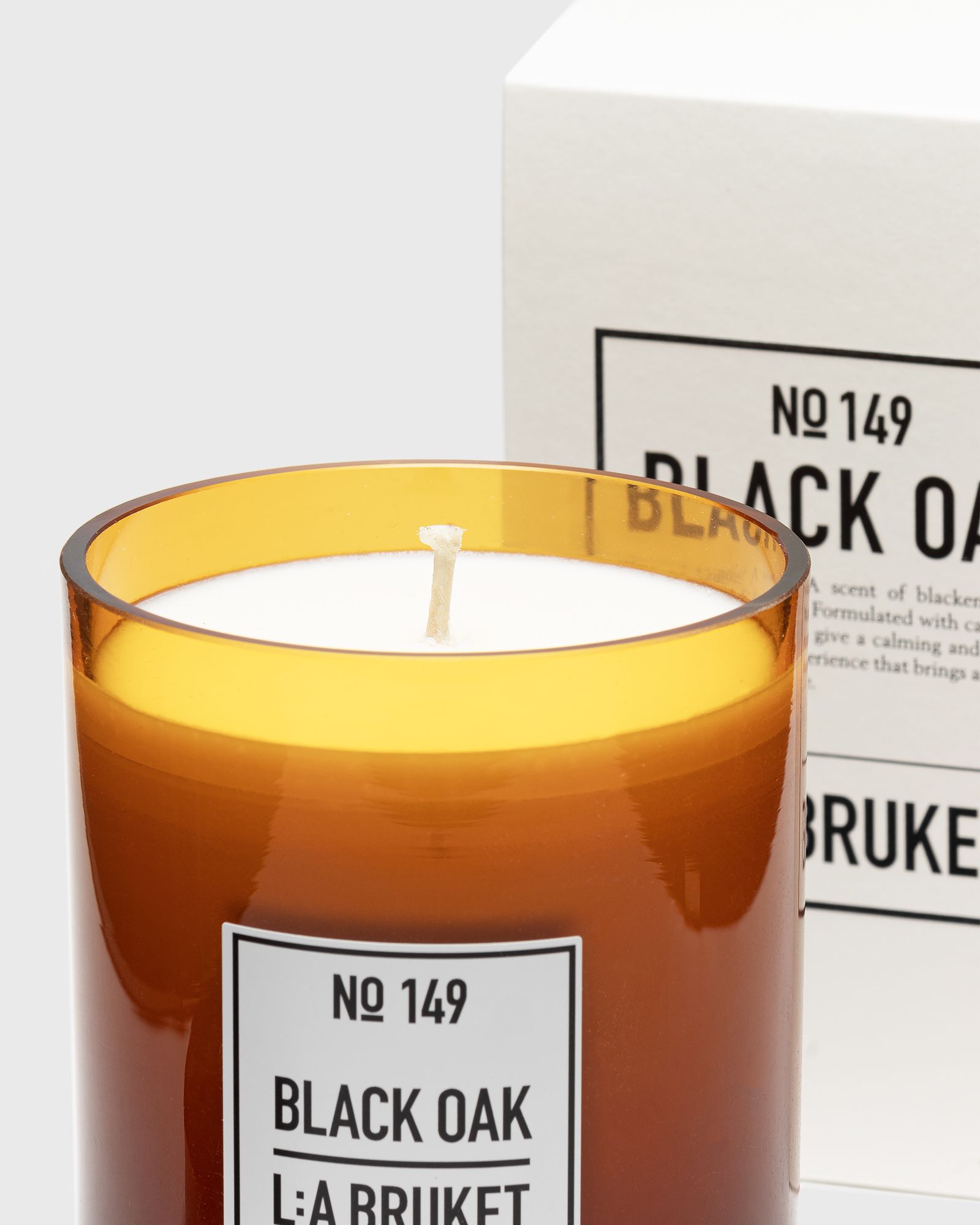 Scented Candle Black Oak 260 g
