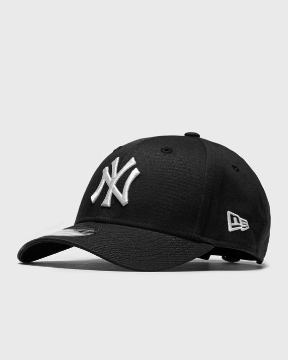 NY Yankees New Era 940 League Essential All Black Baseball Cap