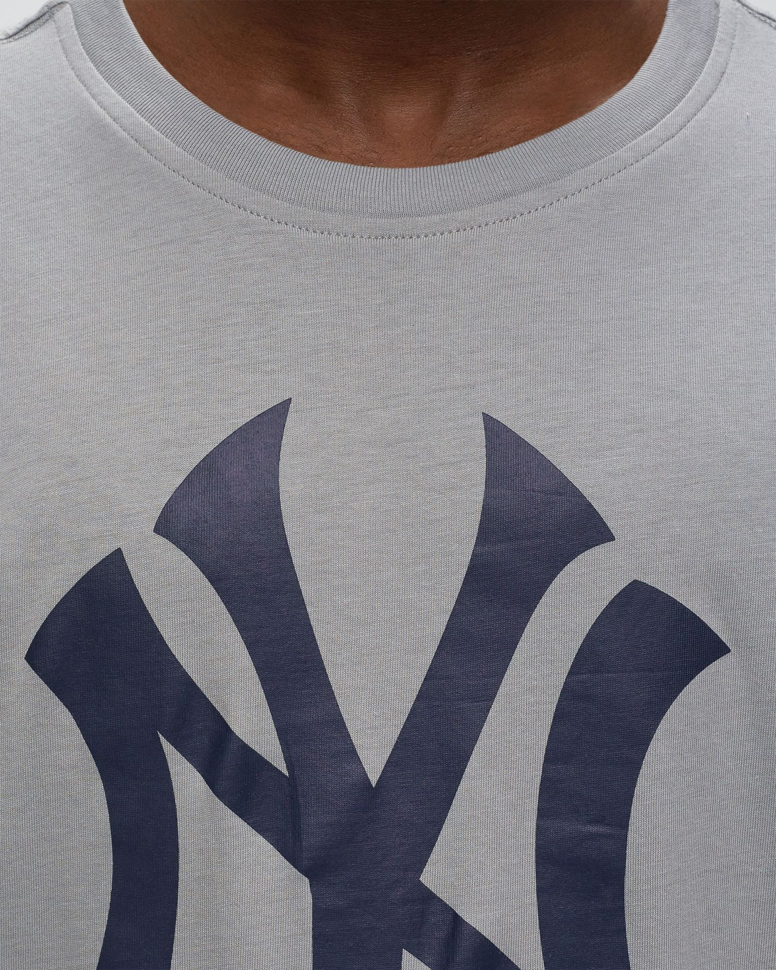 MLB New York Yankees Primary Logo Graphic Tee
