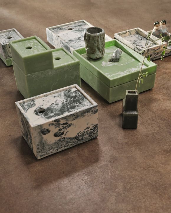 Thumbnail - Mist Box-10x15-EmeraldOff-white