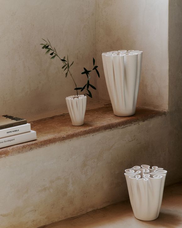 Dedali Vase-H11-Off-white