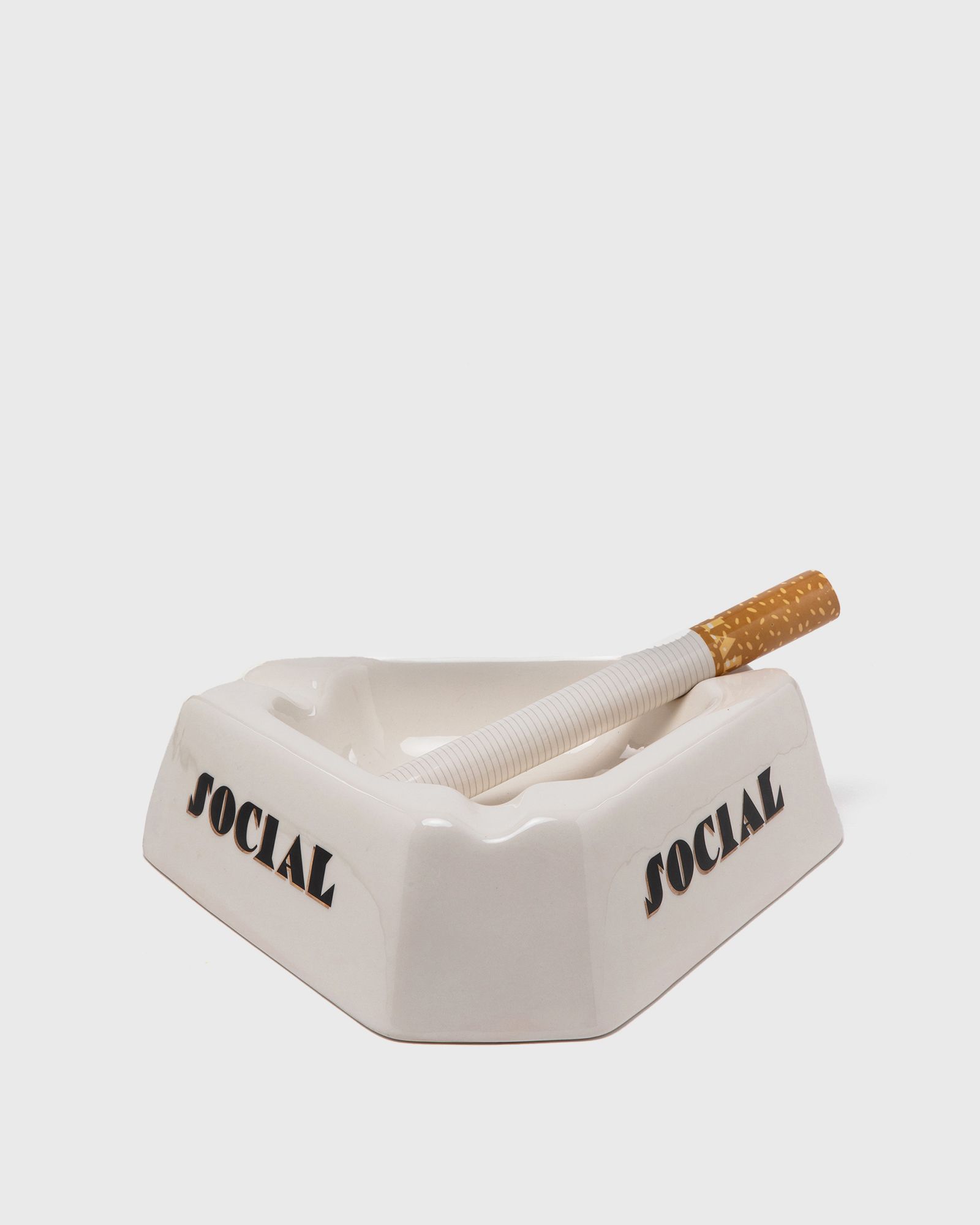 CENTREPIECE IN PORCELAIN - SOCIAL SMOKER-DIESEL LIVING