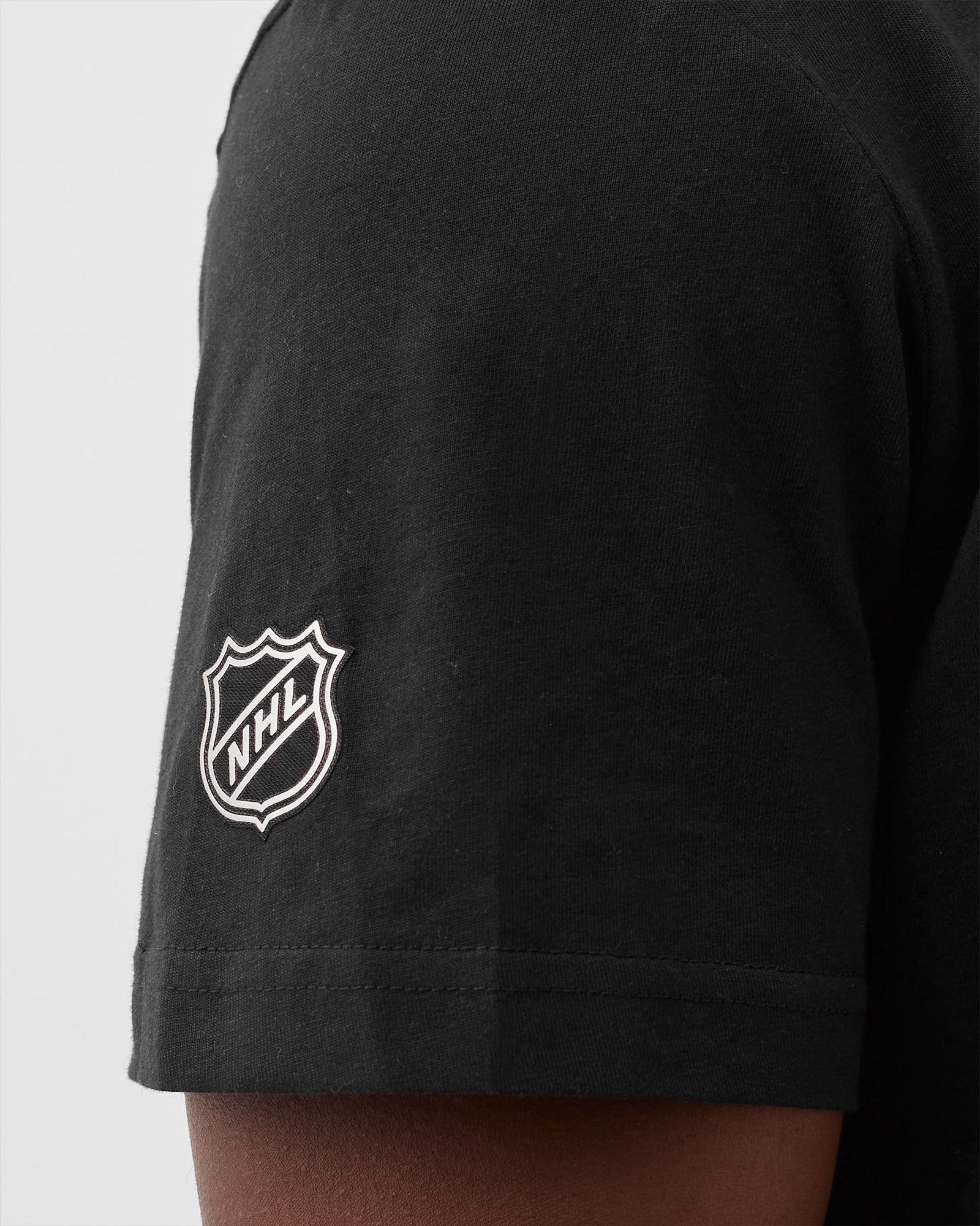 Mid Essentials Crest TEE NHL Logo