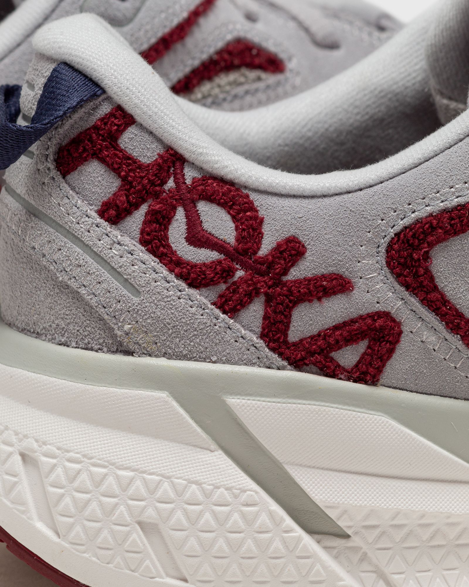 U CLIFTON L EMBROIDERY