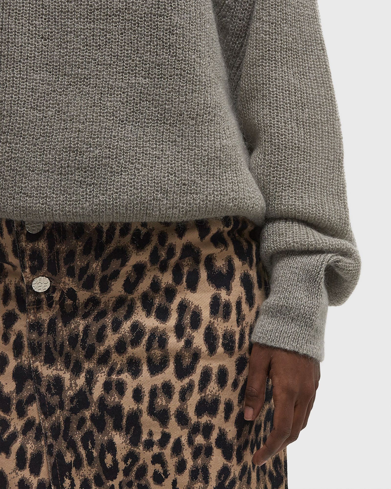 Light Knit Logo Sweater