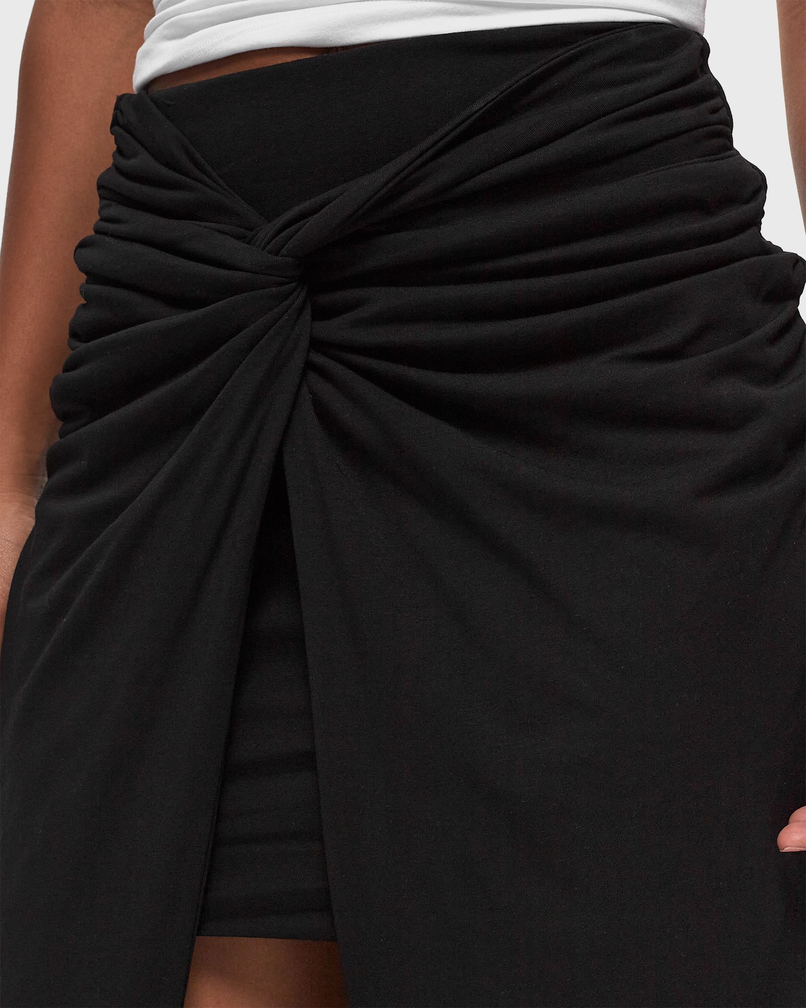 スカート ROTATE SS25 'Fitted Twisted' skirt (112878100 100) ROTATE Birger Christensen Fitted Twisted Skirt Black | BSTN