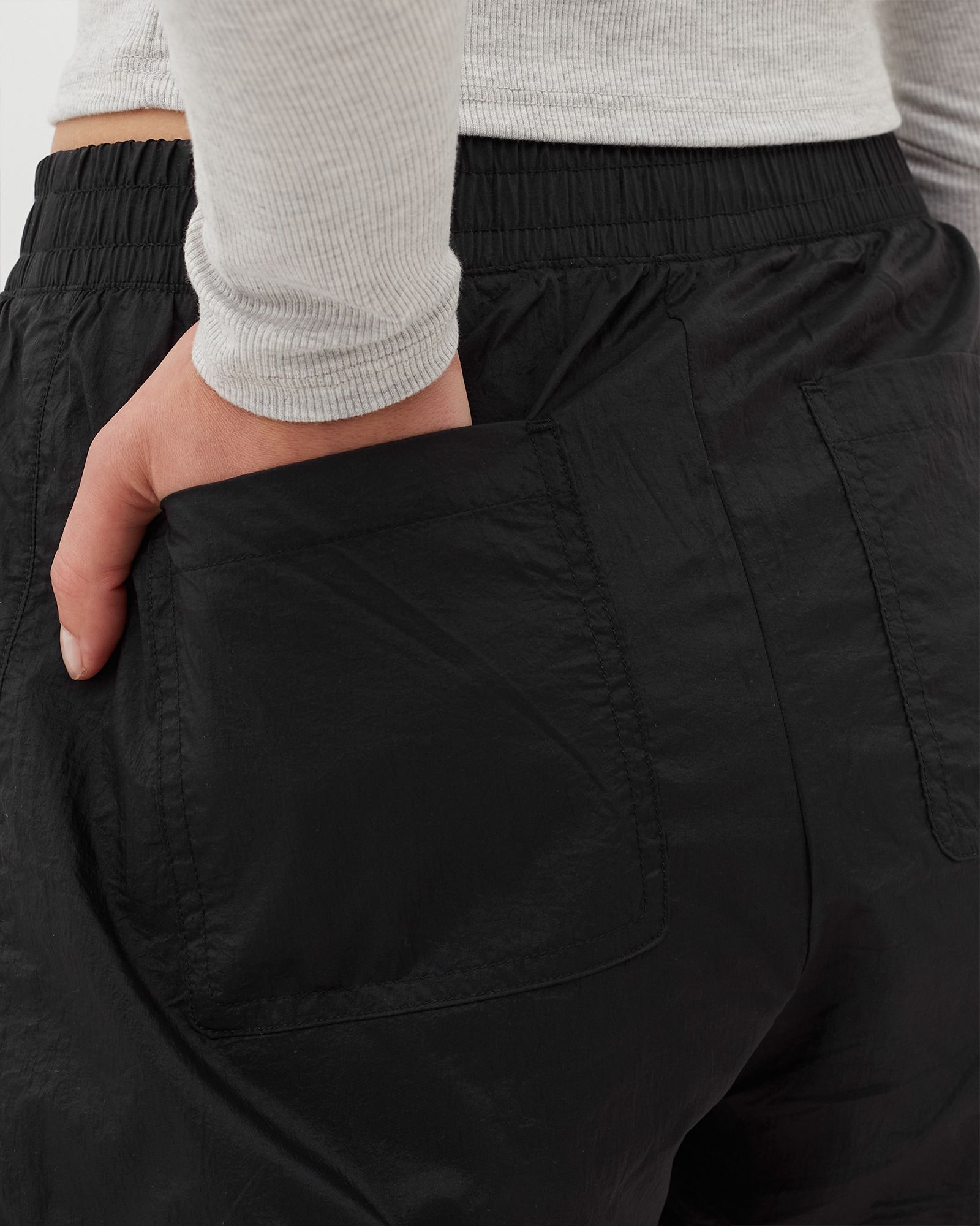 WMNS TAPE DETAIL TRACK SHORTS