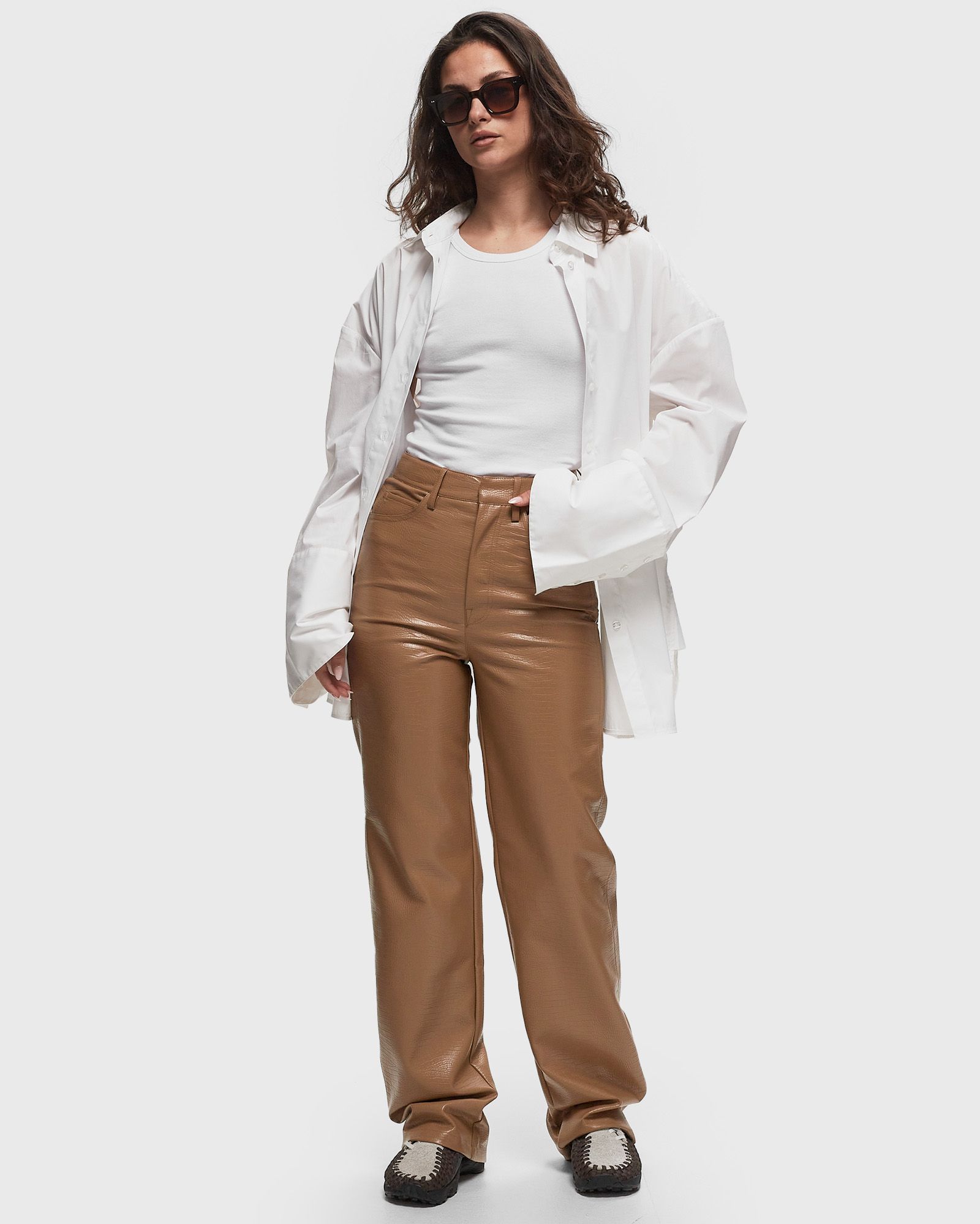 TEXTURED STRAIGHT PANTS