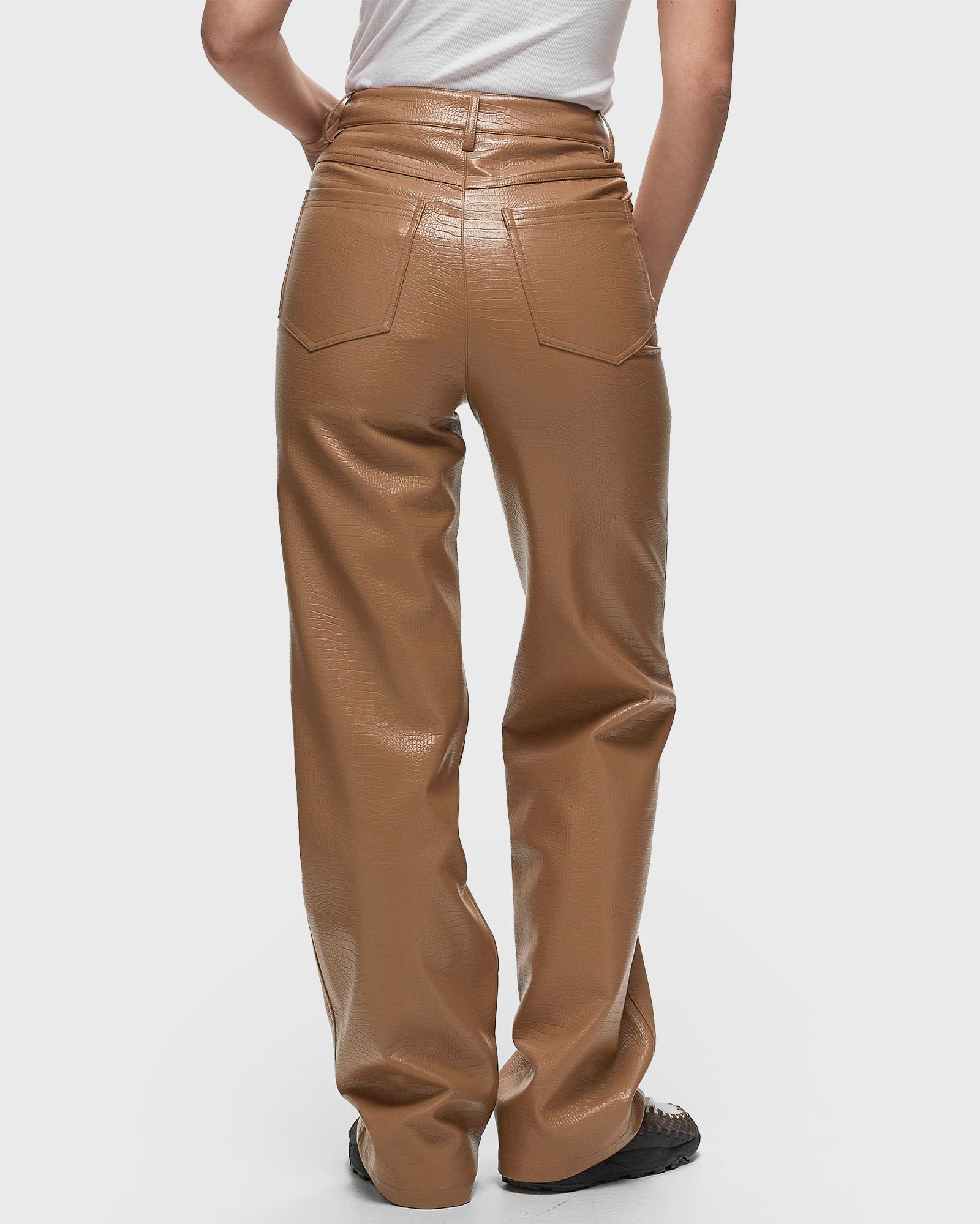 TEXTURED STRAIGHT PANTS