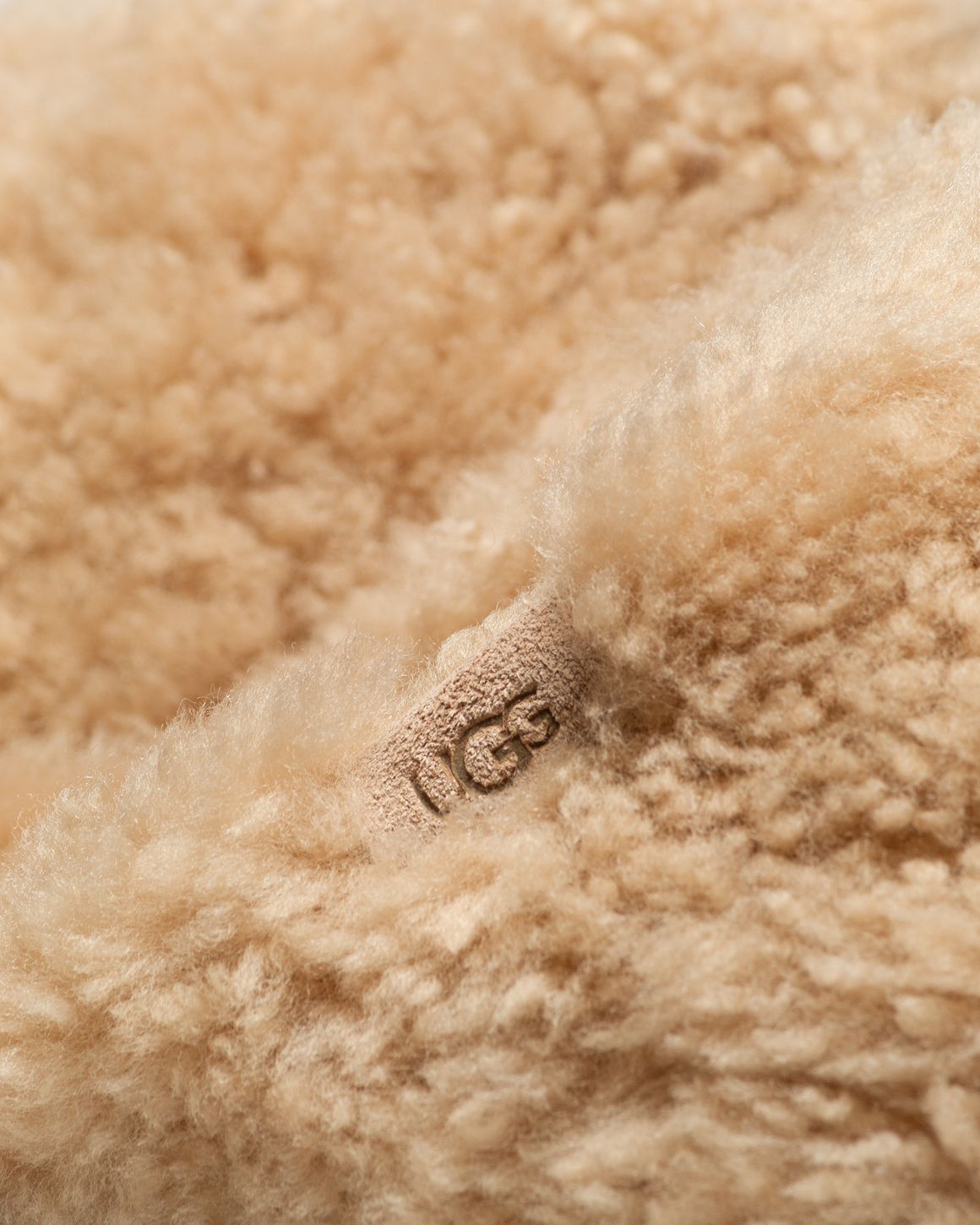 UGG W MAXI CURLY SLIDE Brown | BSTN Store