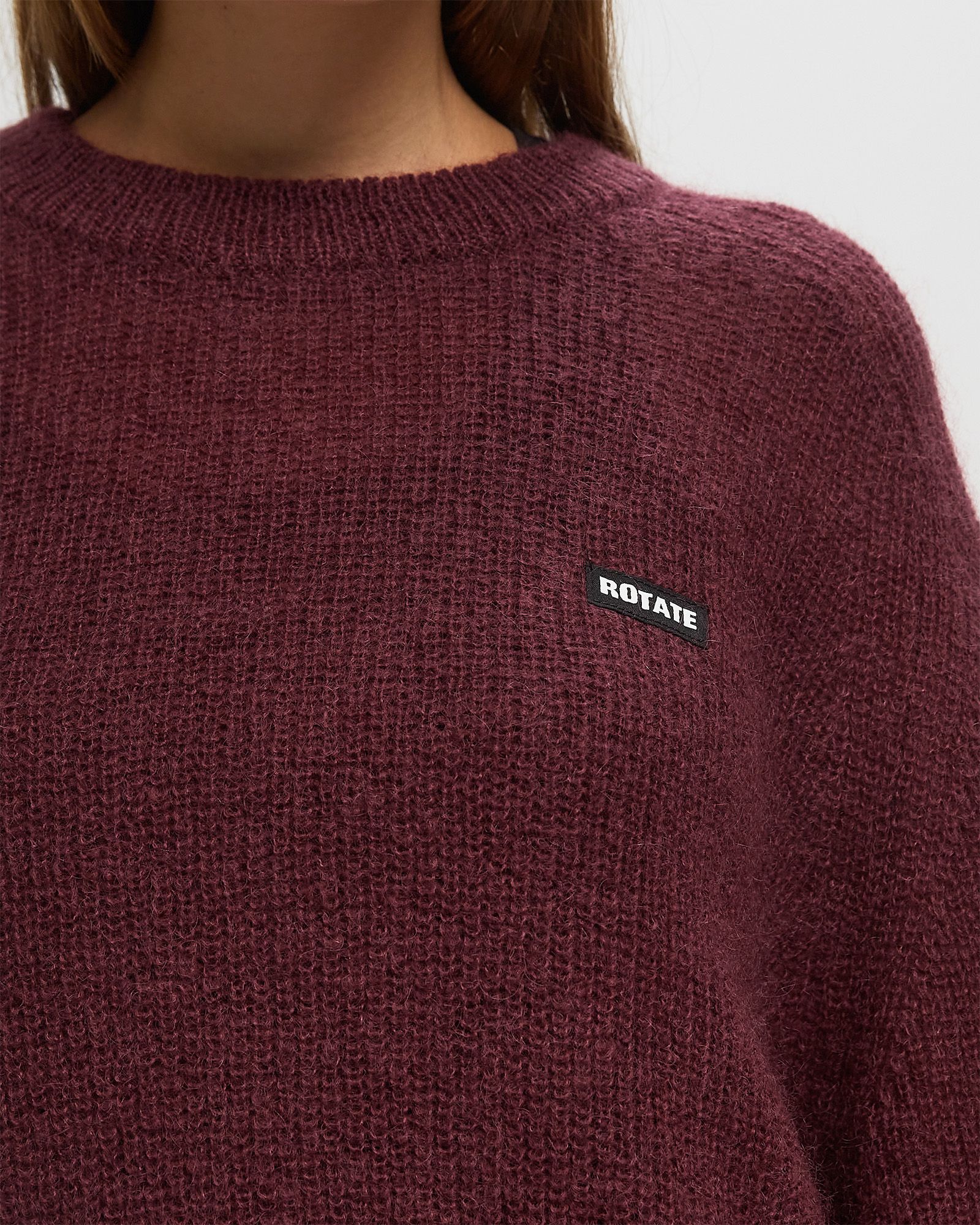 LIGHT KNIT LOGO SWEATER