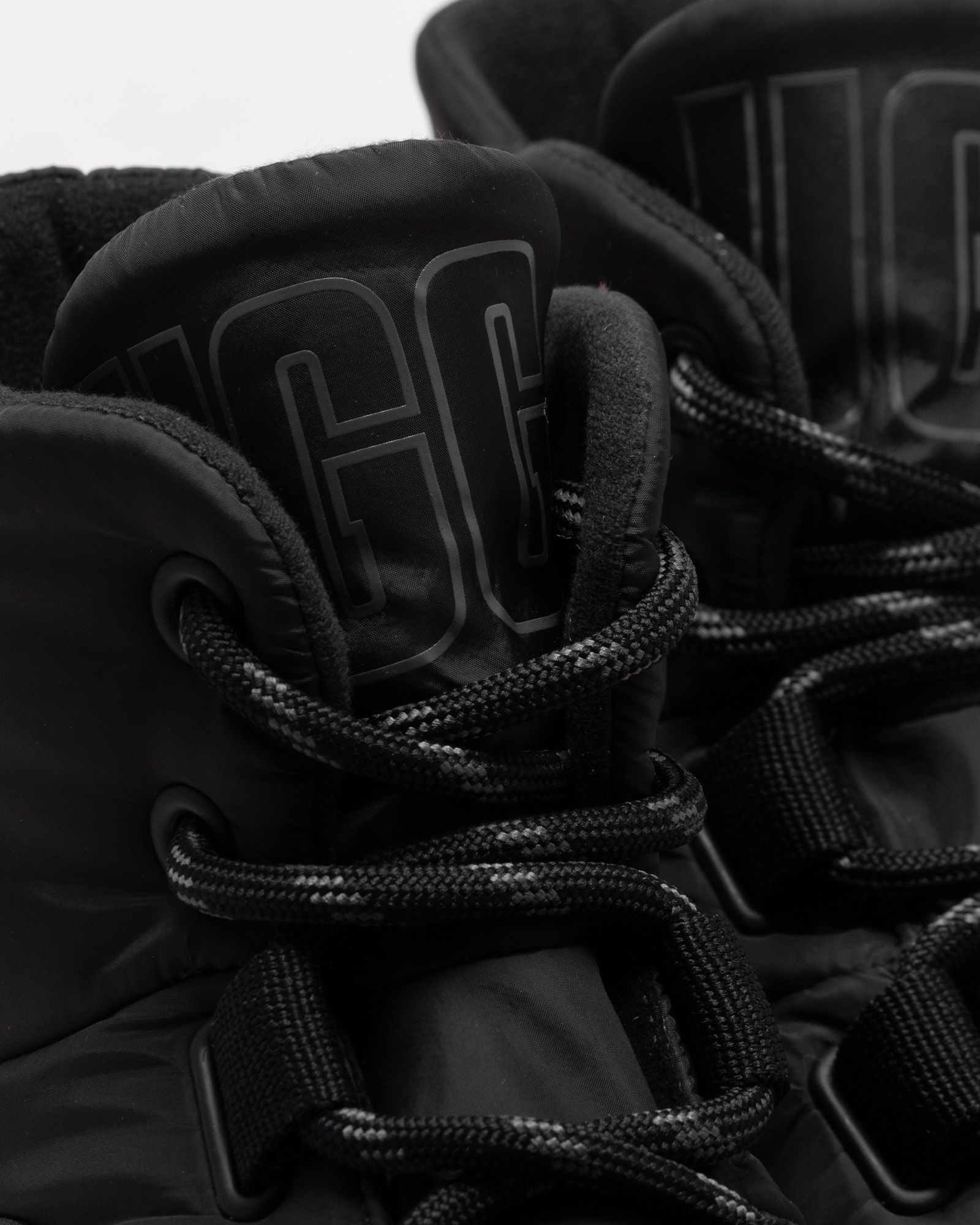 WMNS YOSE PUFFER LACE