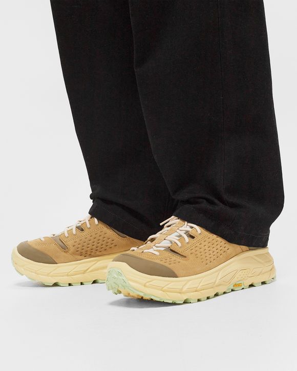 つま先に多少の汚れがありますHoka one one Tor Ultra Low GORE-TEX TP