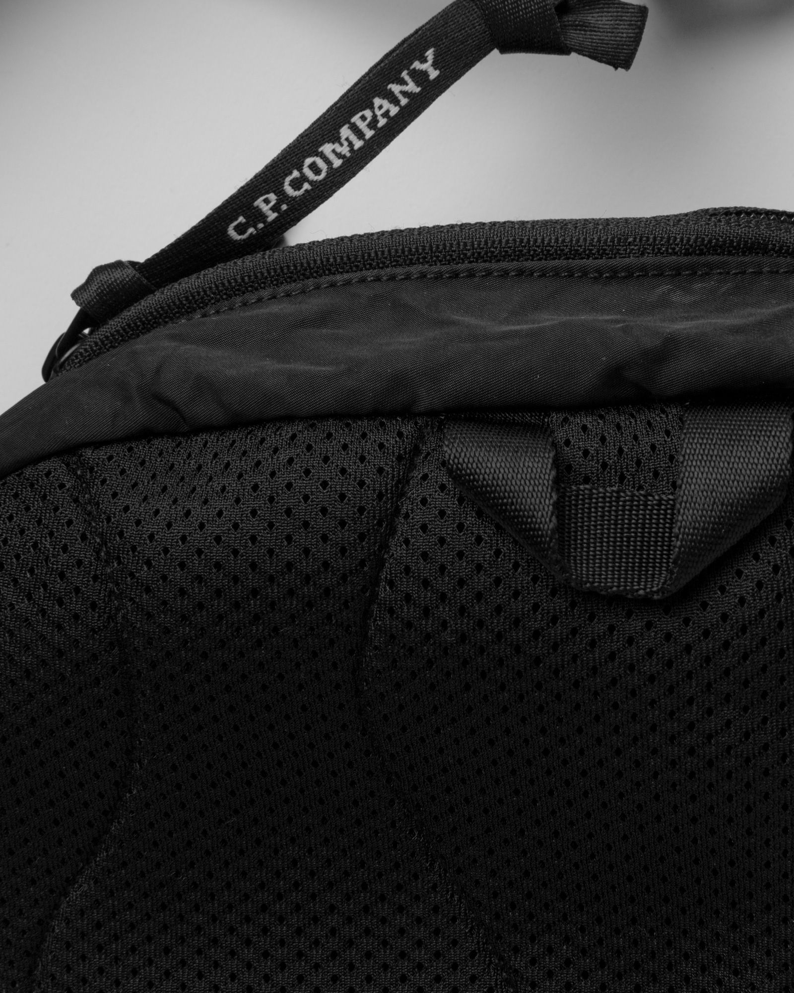 NYLON B CROSSBODY LENS PACK