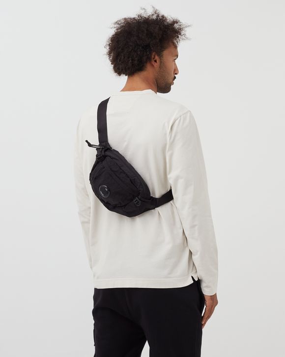 売れてます C.P.COMPANY Nylon B Crossbody Pack - バッグ