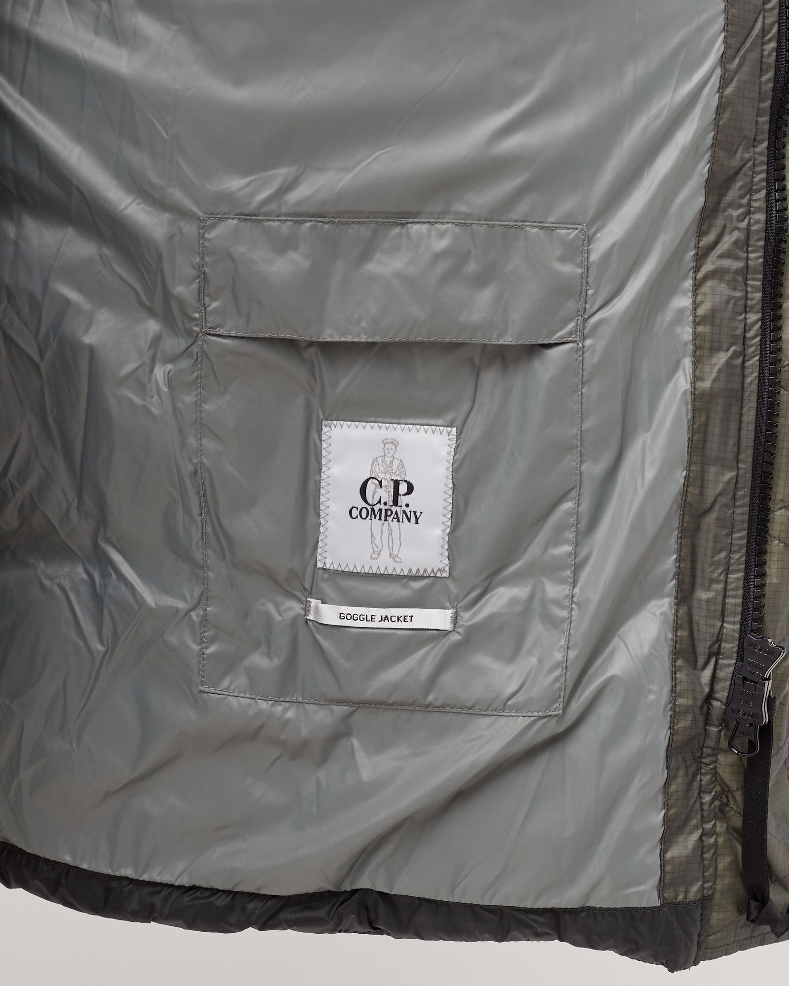 DD Shell Hooded Jacket