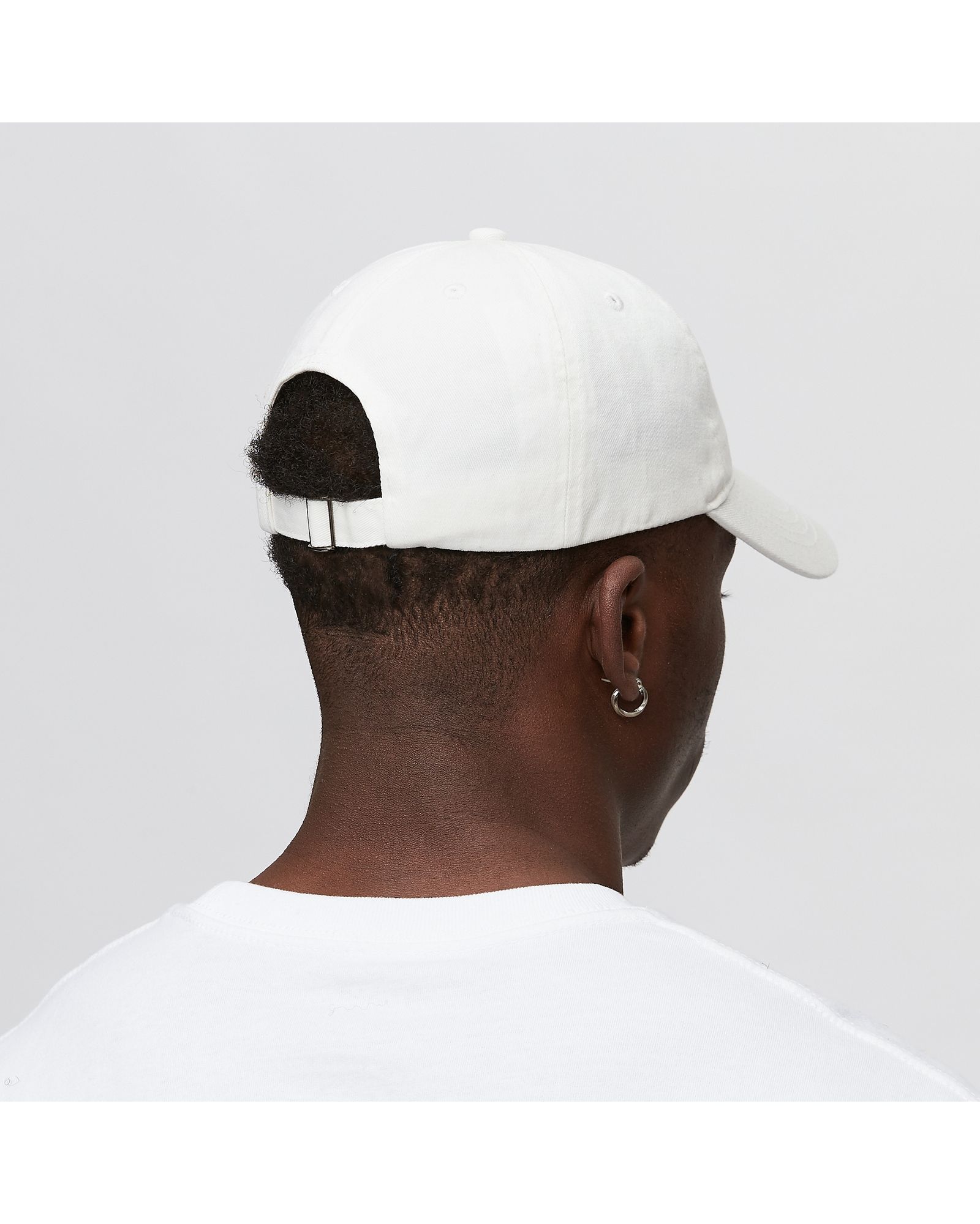Low profile cap