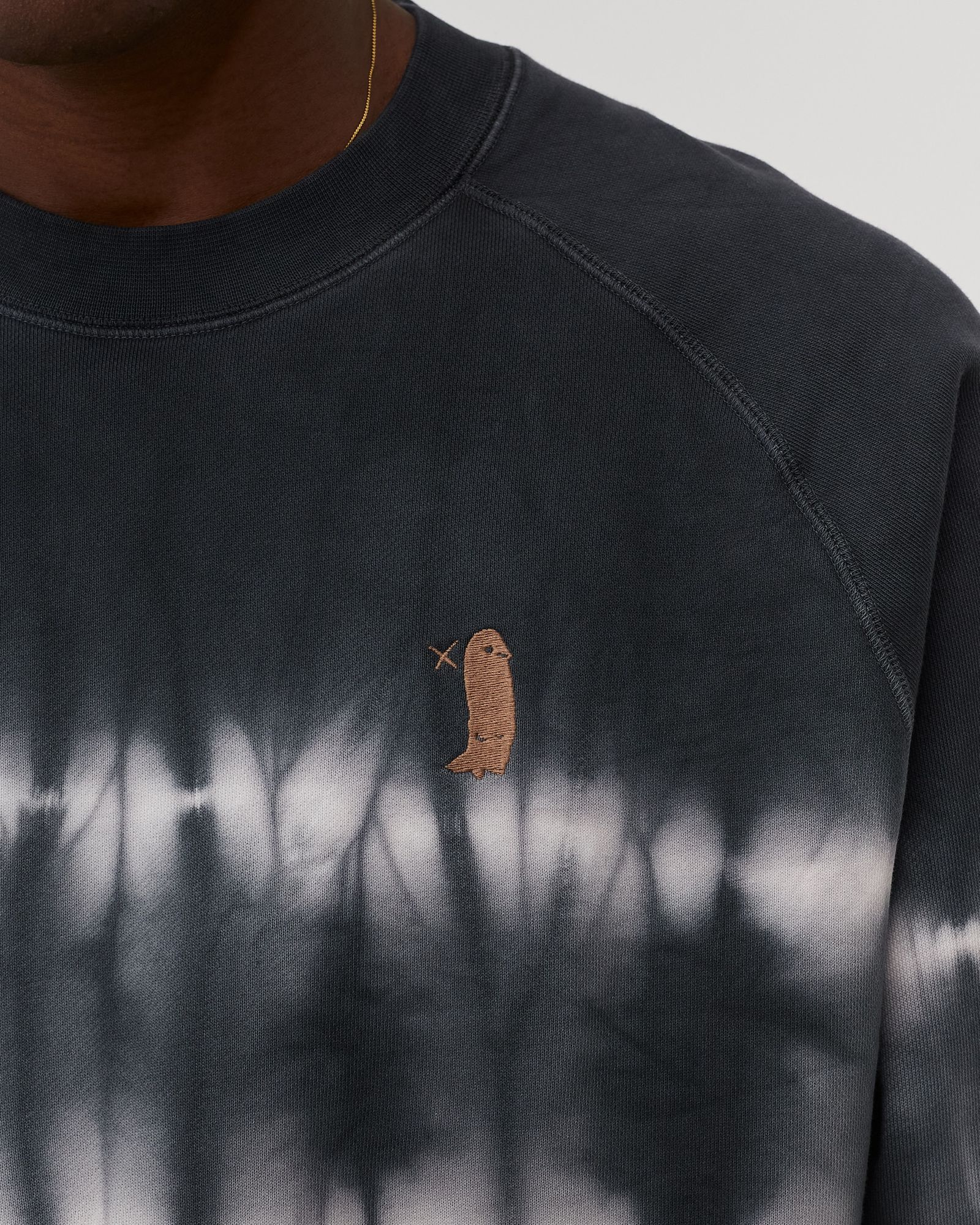 Hester Paris chic sweatshirt