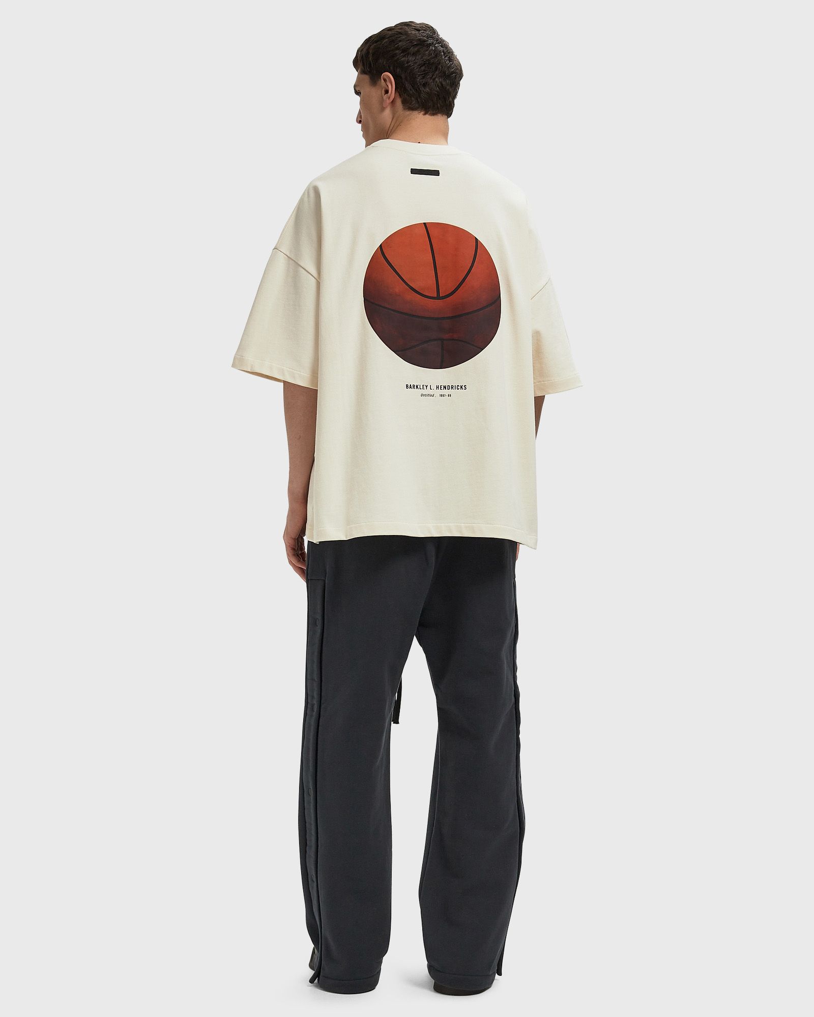 KNICKS X Barkley Hendricks 90'S TEE