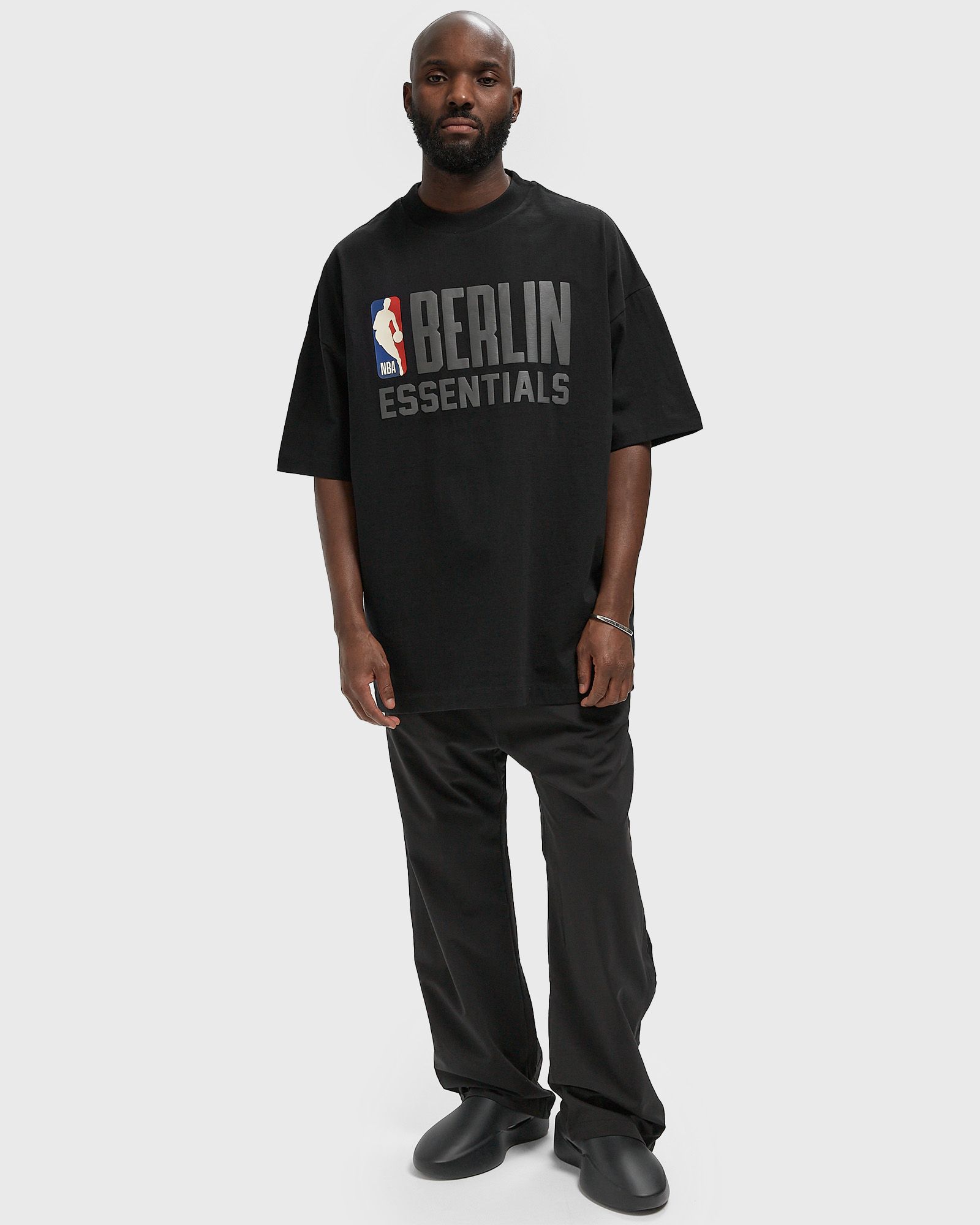 BERLIN 90'S FIT TEE